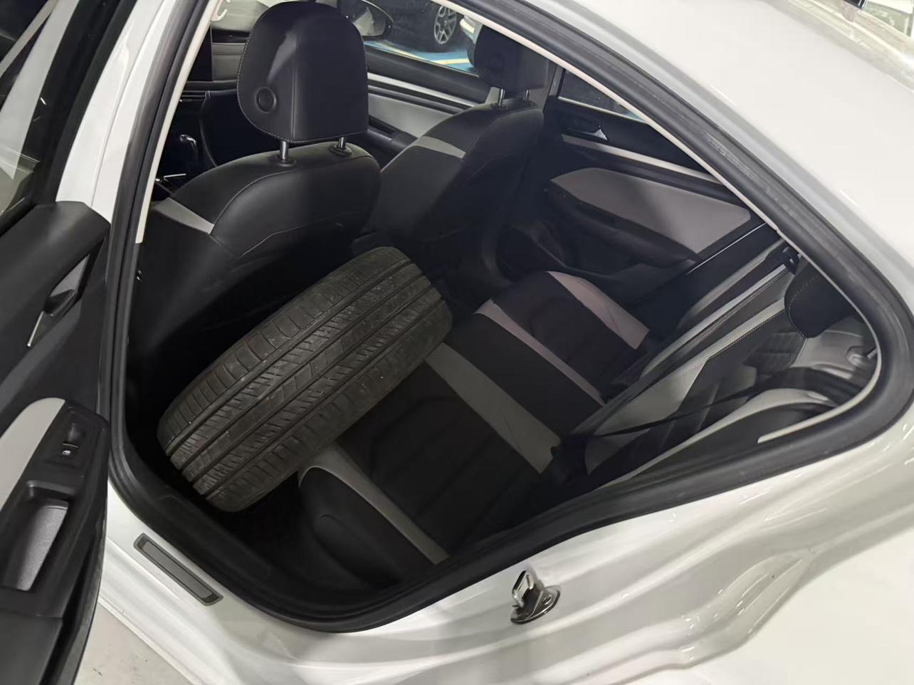Volkswagen Bora 2024, фото 5