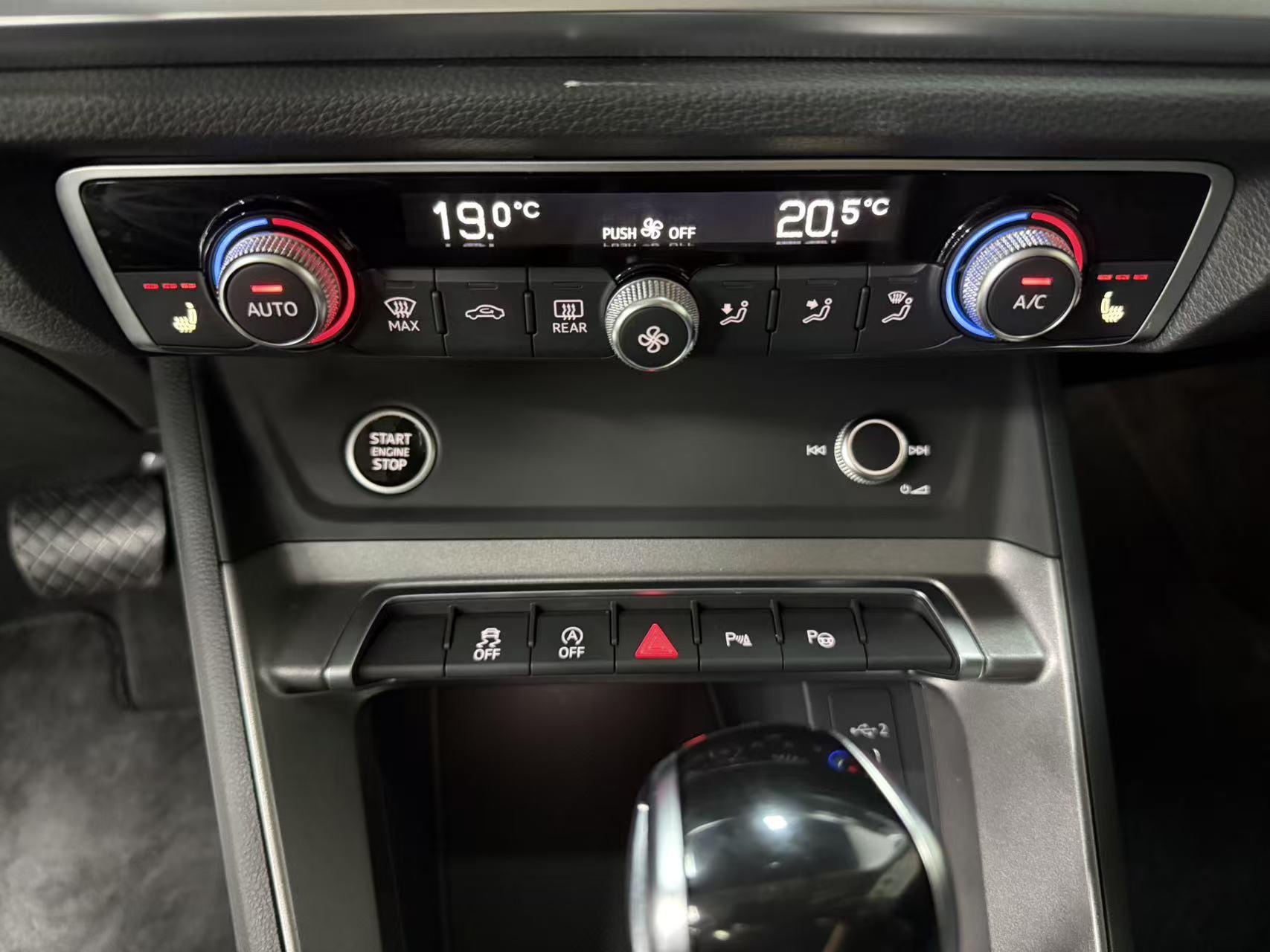 Audi Q3 2022, фото 16