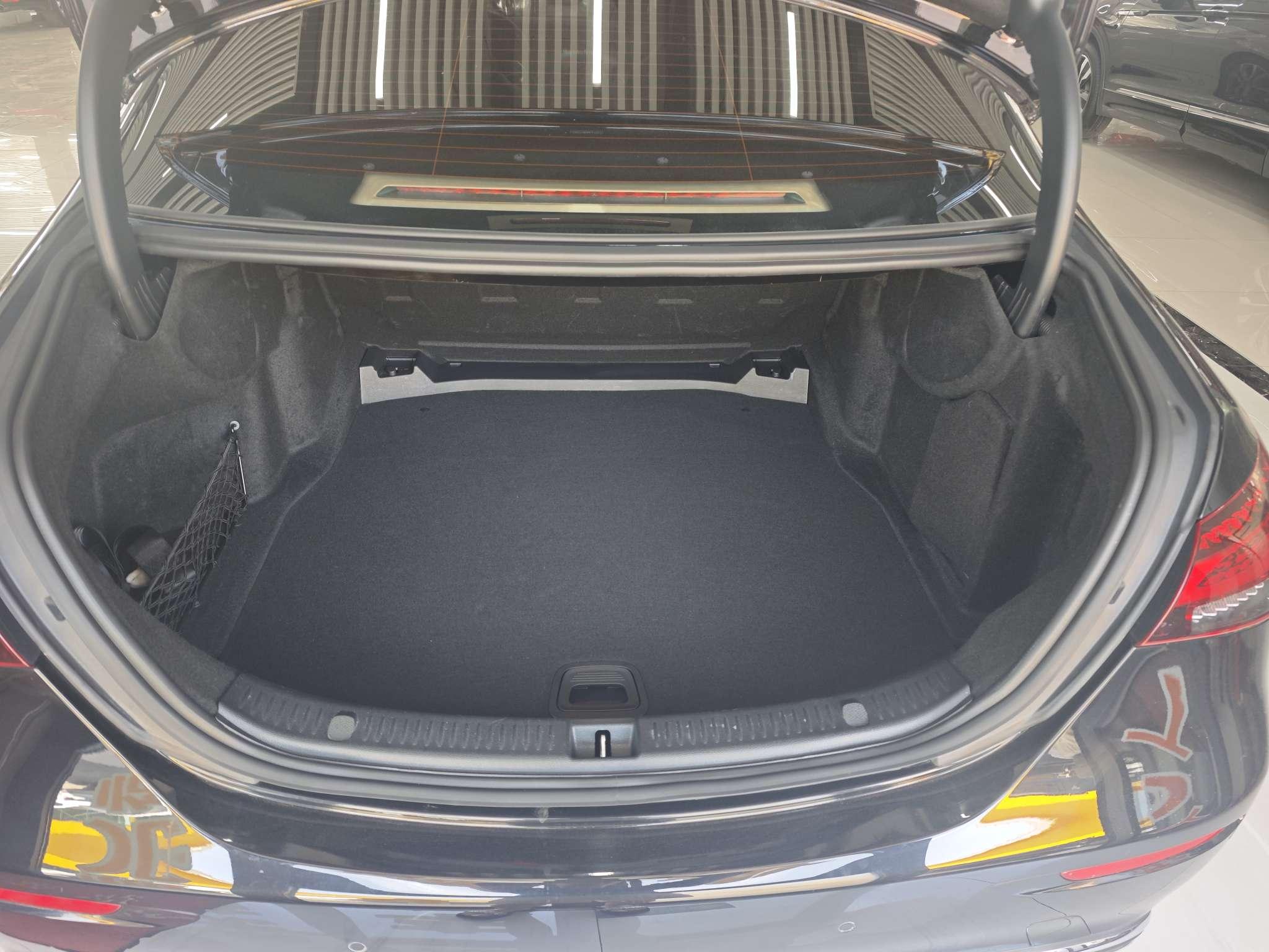 Mercedes-Benz E-Class 2021, фото 8
