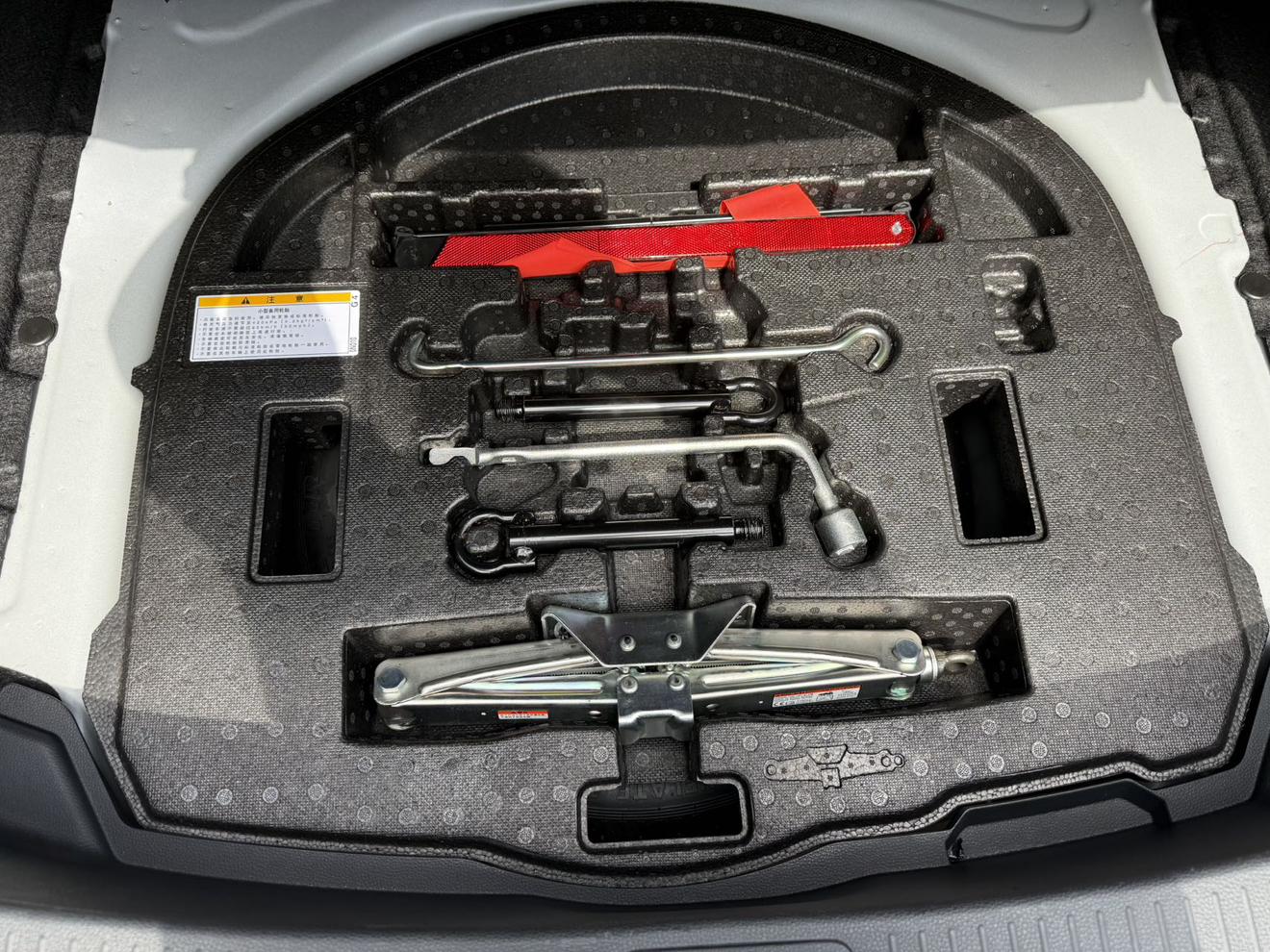 Toyota Corolla 2023, фото 16
