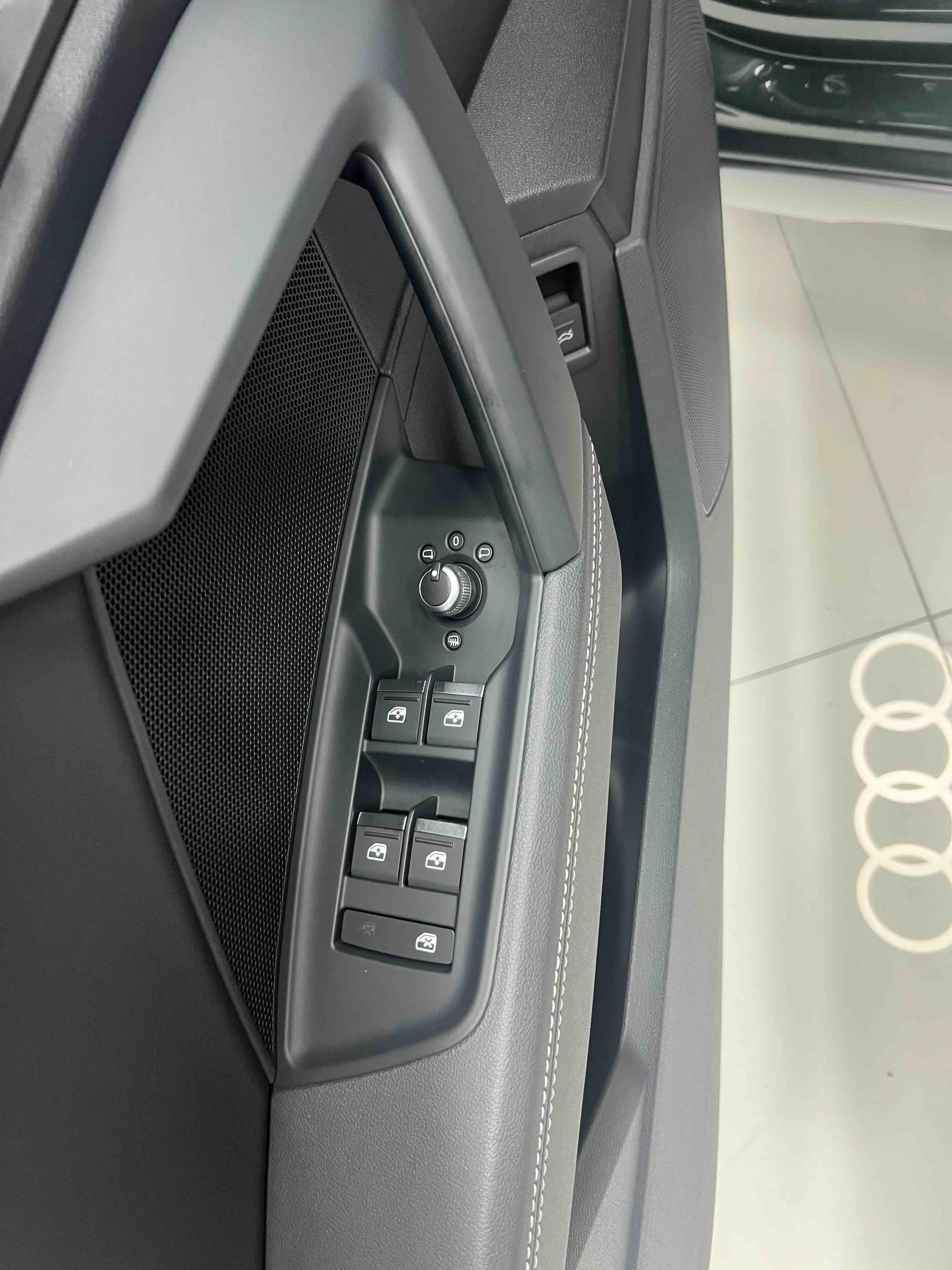 Audi A3 2023, фото 8