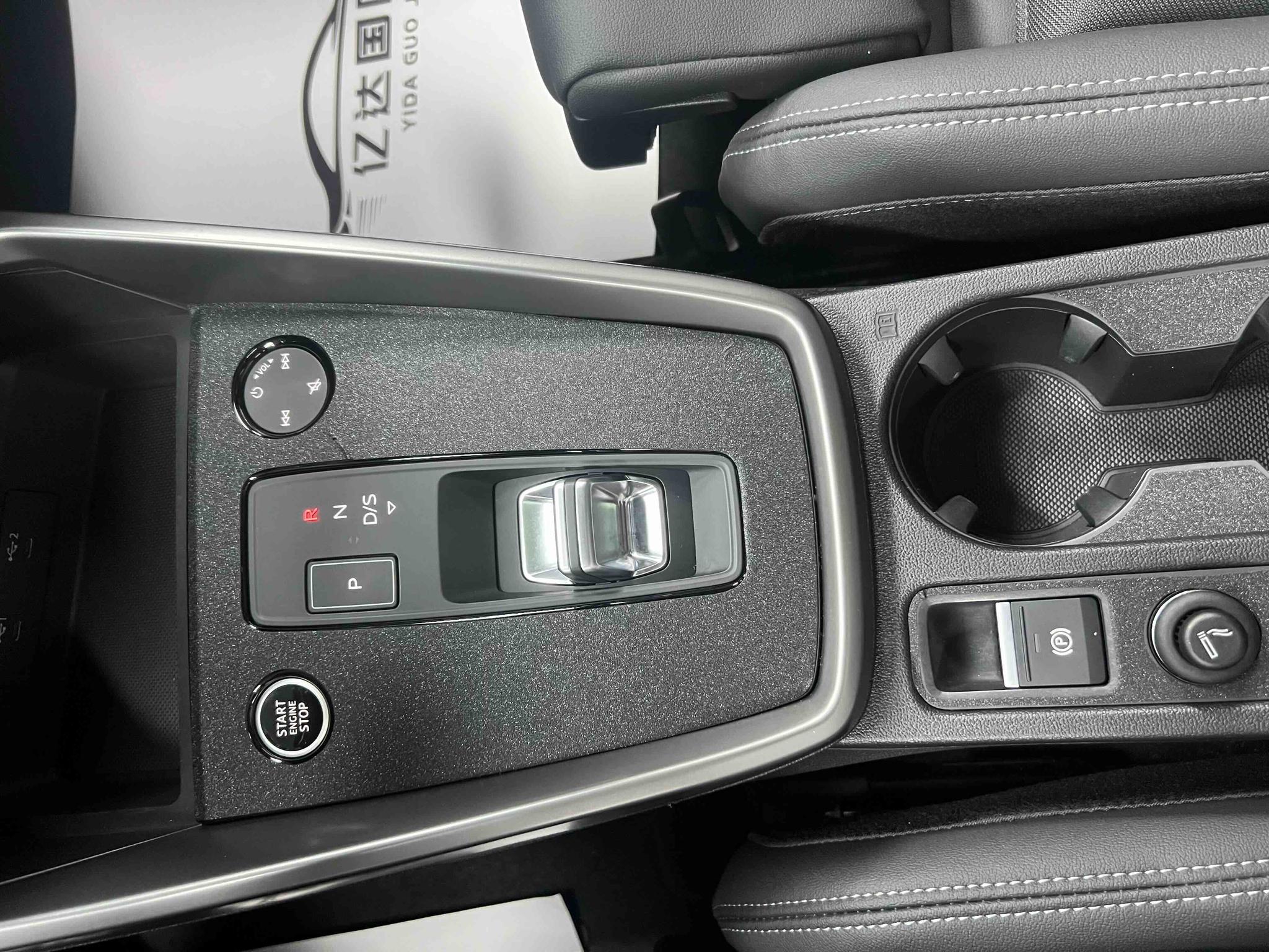 Audi A3 2023, фото 17