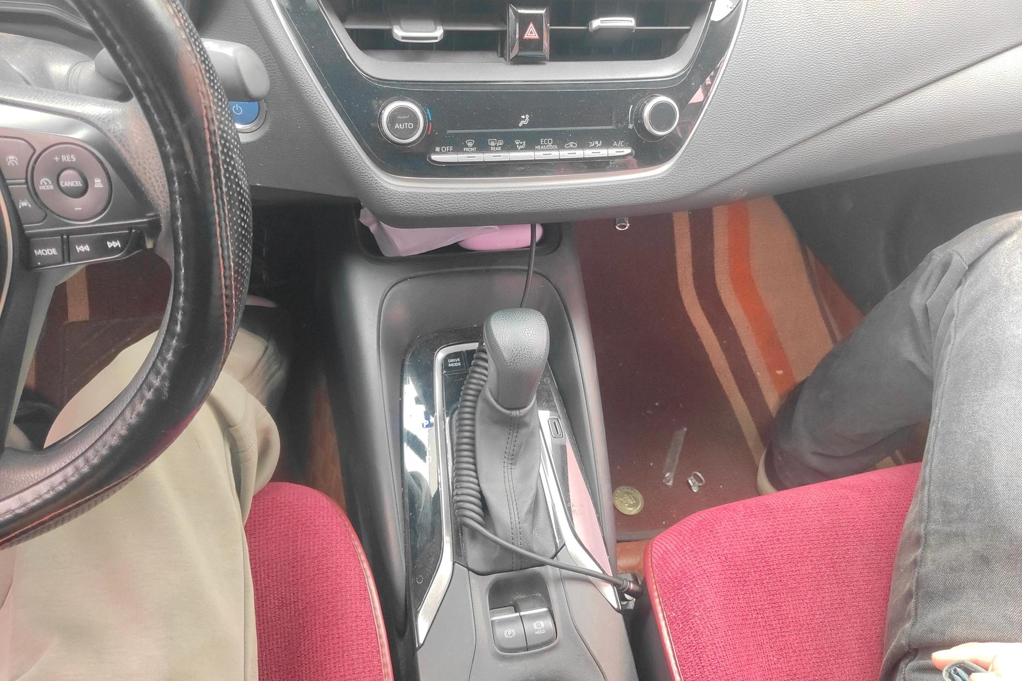 Toyota Corolla 2023, фото 16