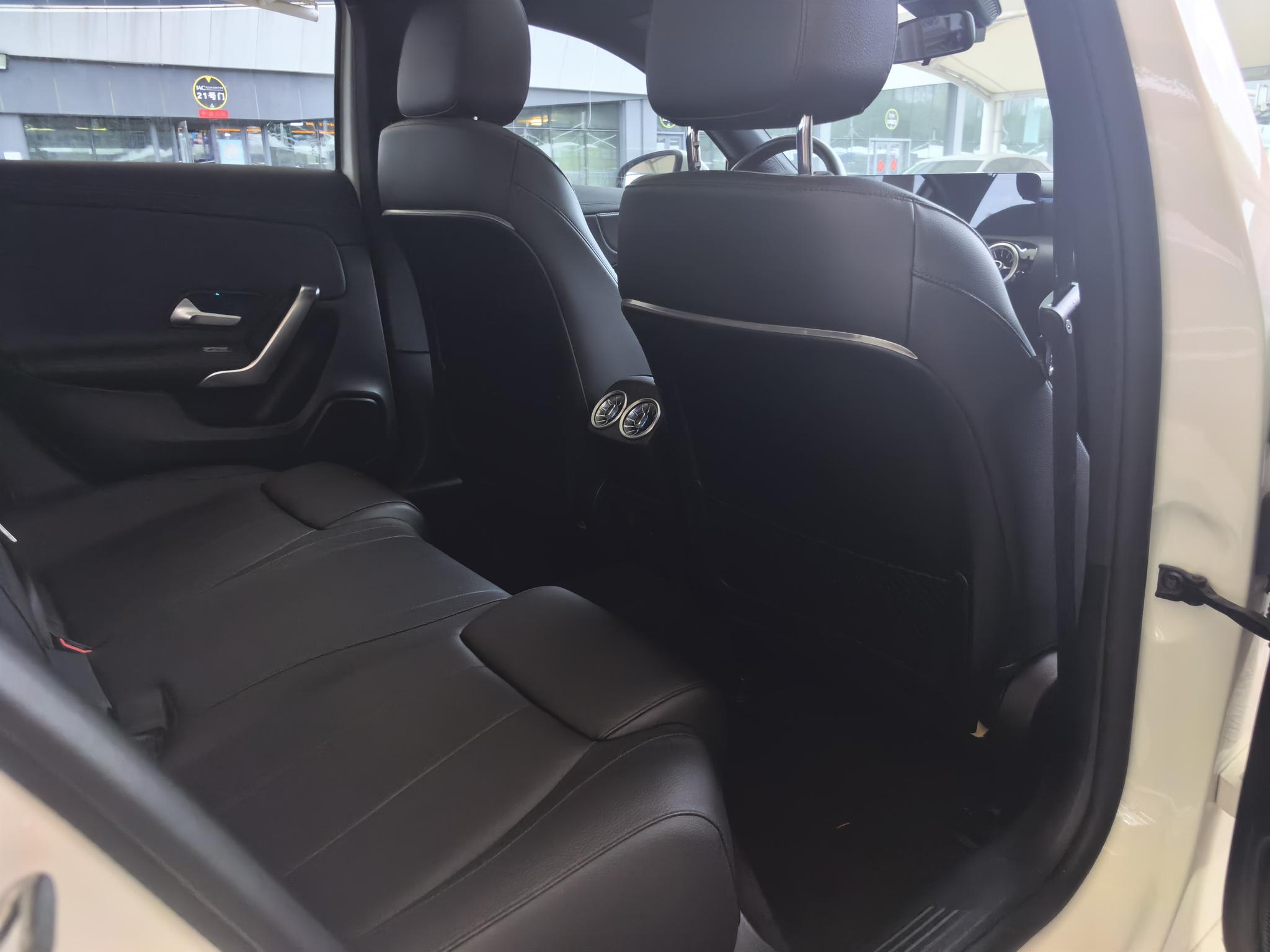 Mercedes-Benz A-Class 2022, фото 15