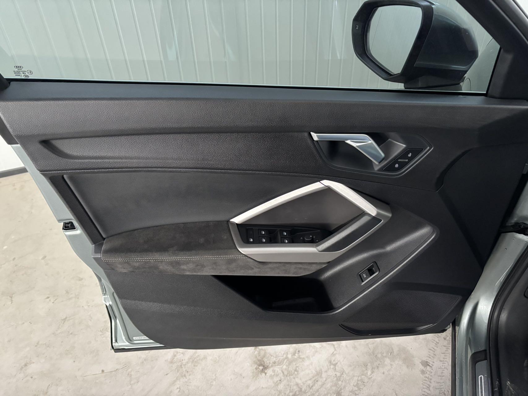 Audi Q3 2022, фото 7