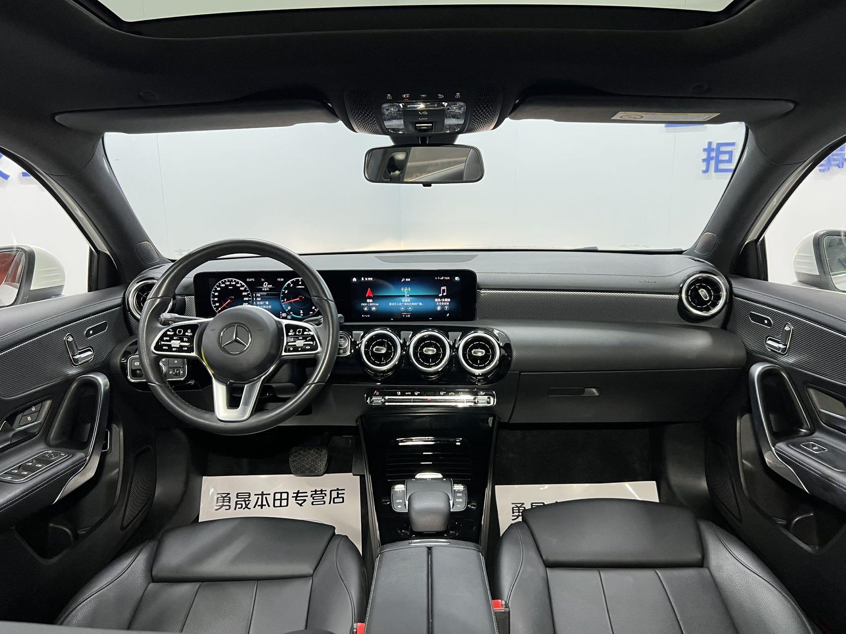 Mercedes-Benz A-Class 2022, фото 17