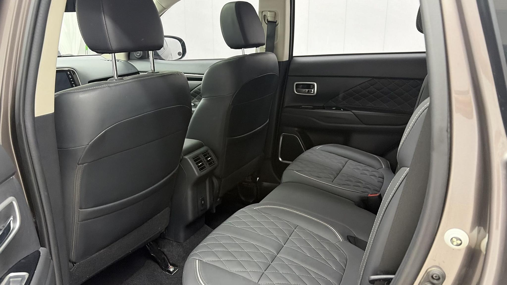 Mitsubishi Outlander 2021, фото 15