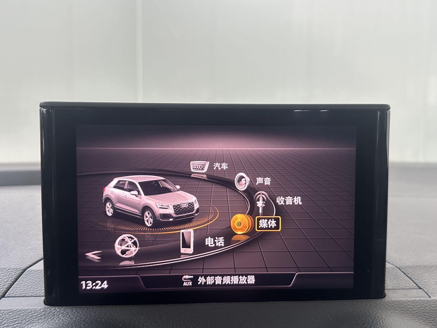 Audi Q2L 2022, фото 17