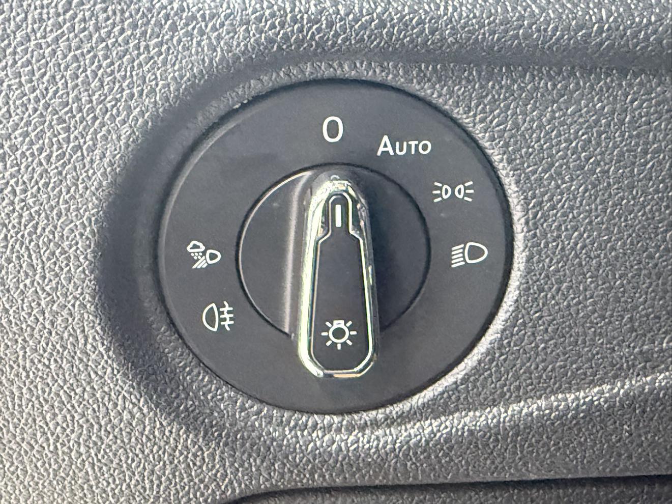 Volkswagen Passat 2023, фото 14