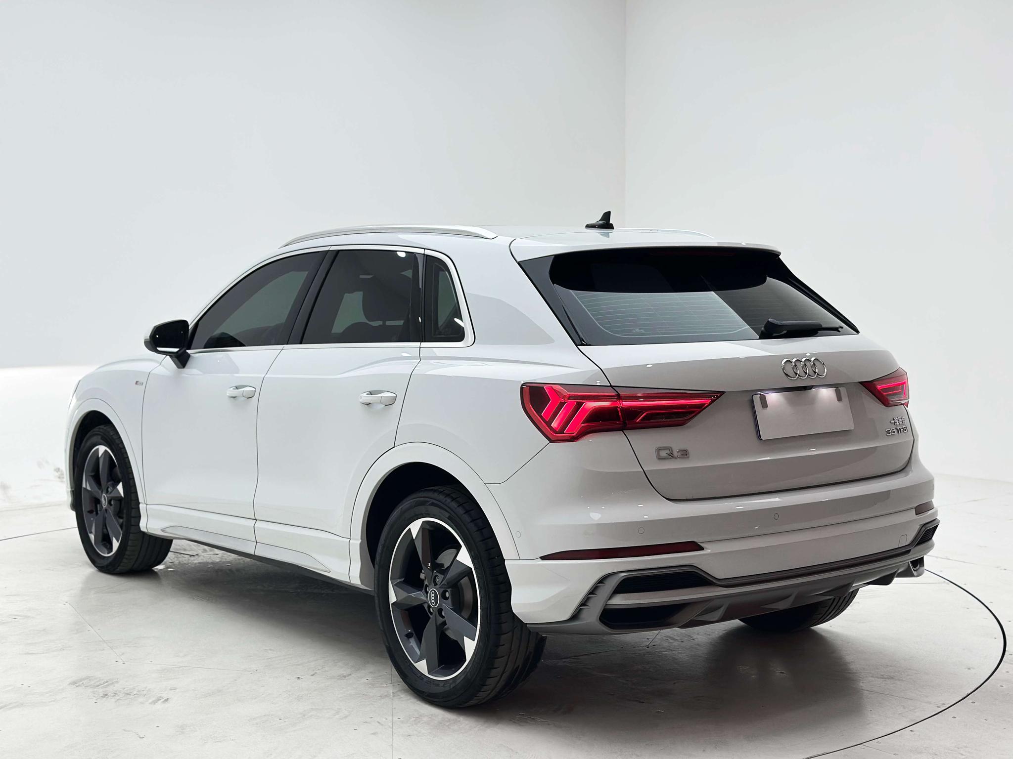 Audi Q3 2022, фото 4