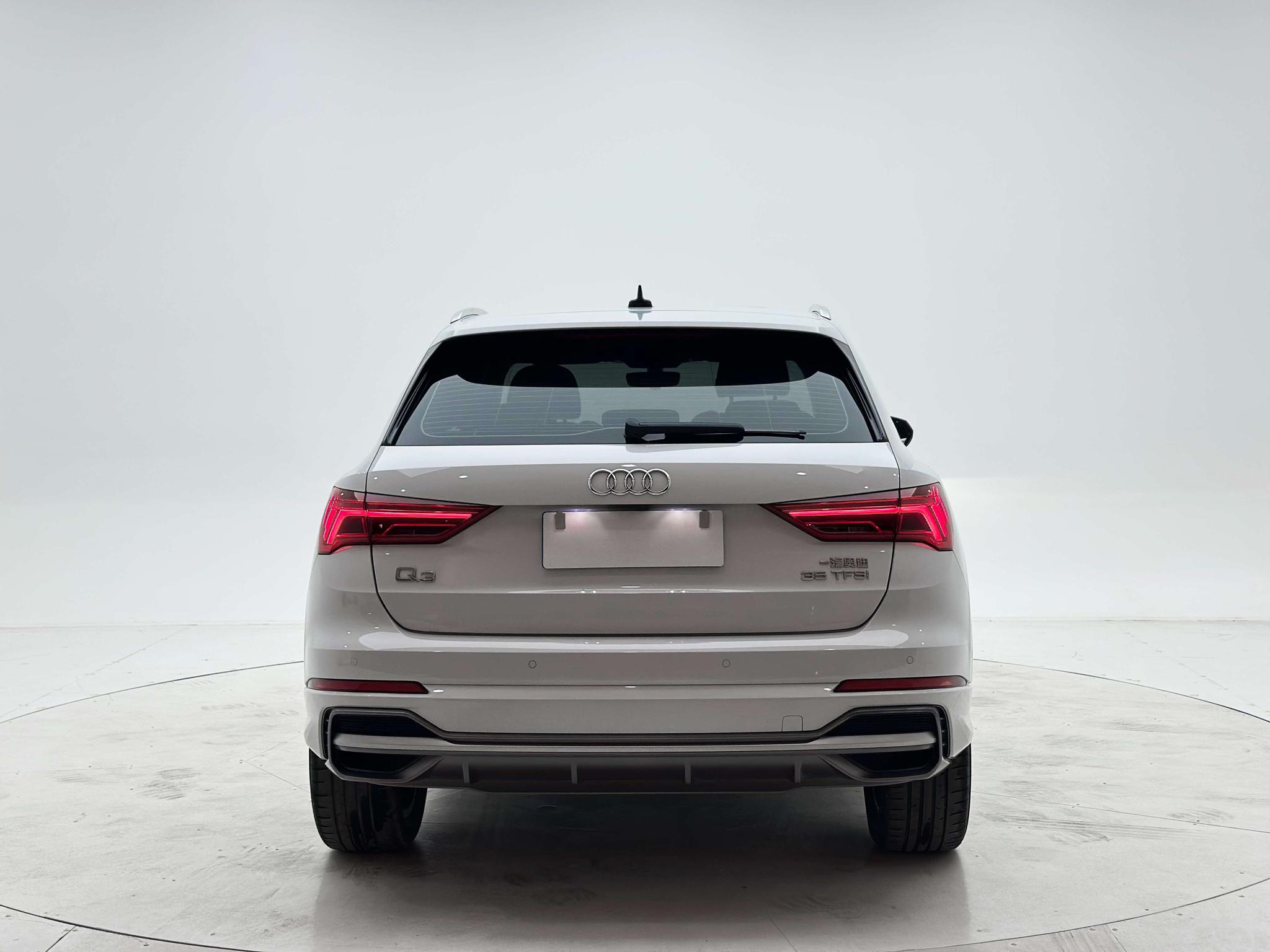 Audi Q3 2022, фото 5