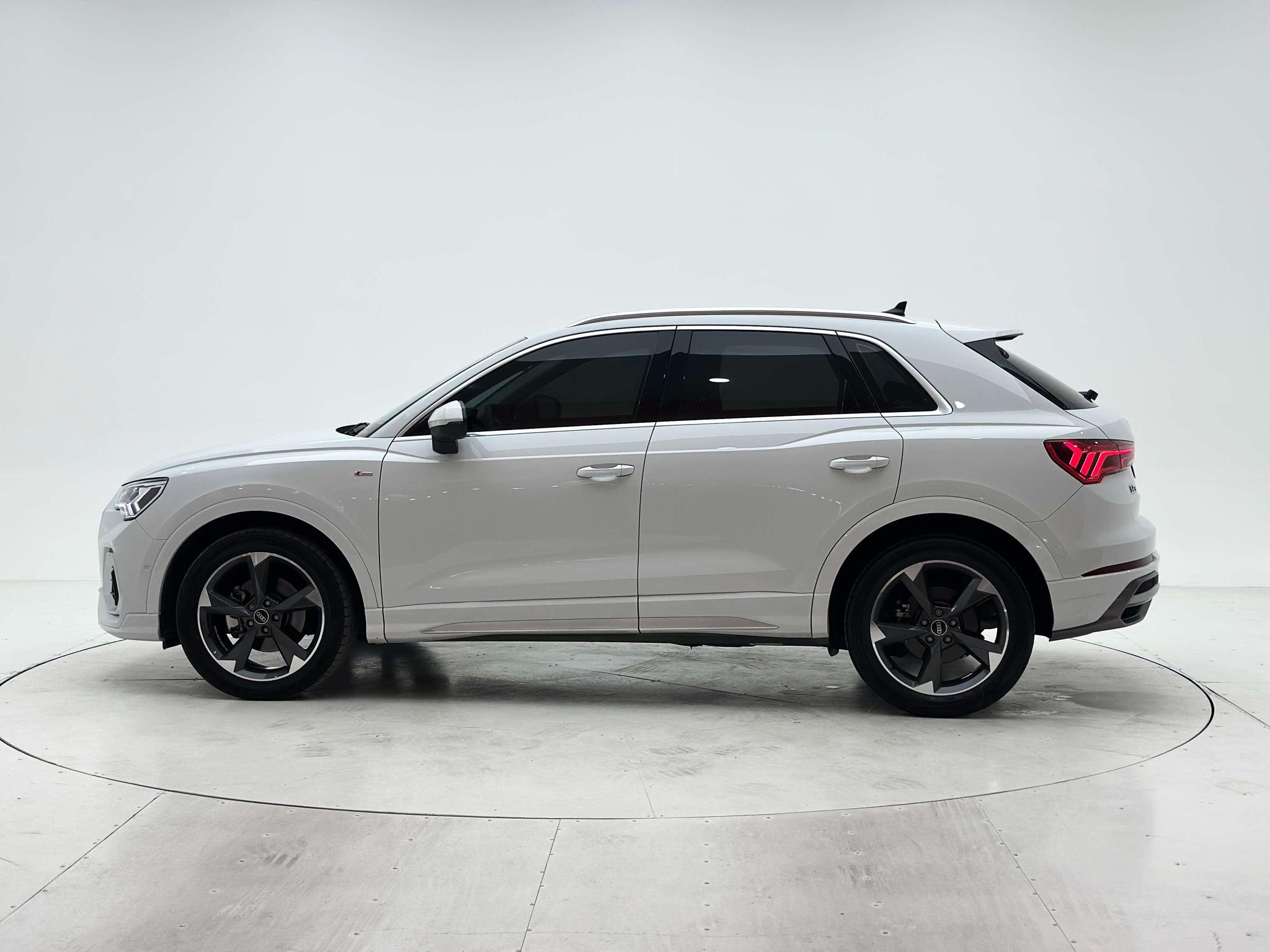 Audi Q3 2022, фото 7