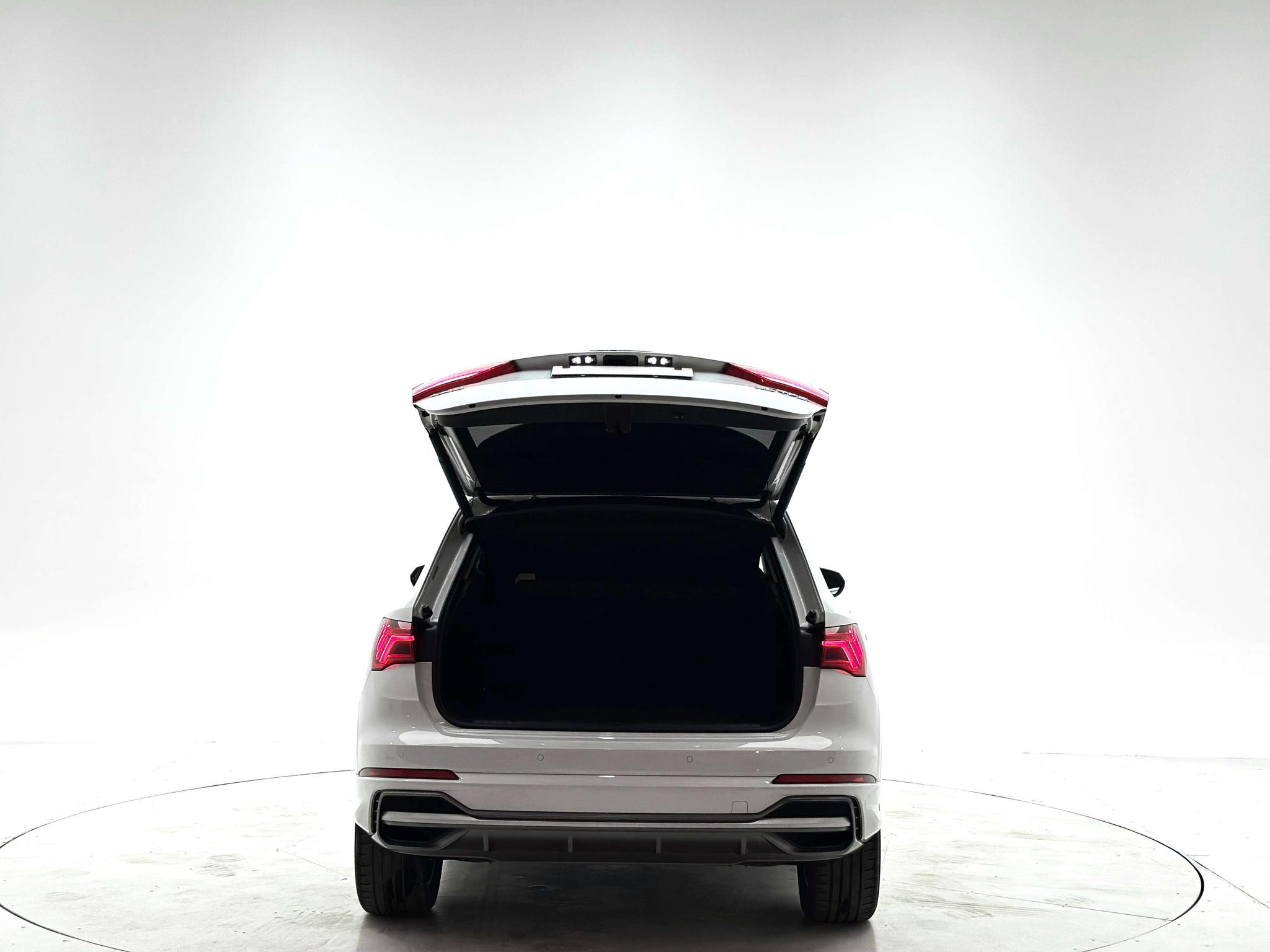 Audi Q3 2022, фото 8