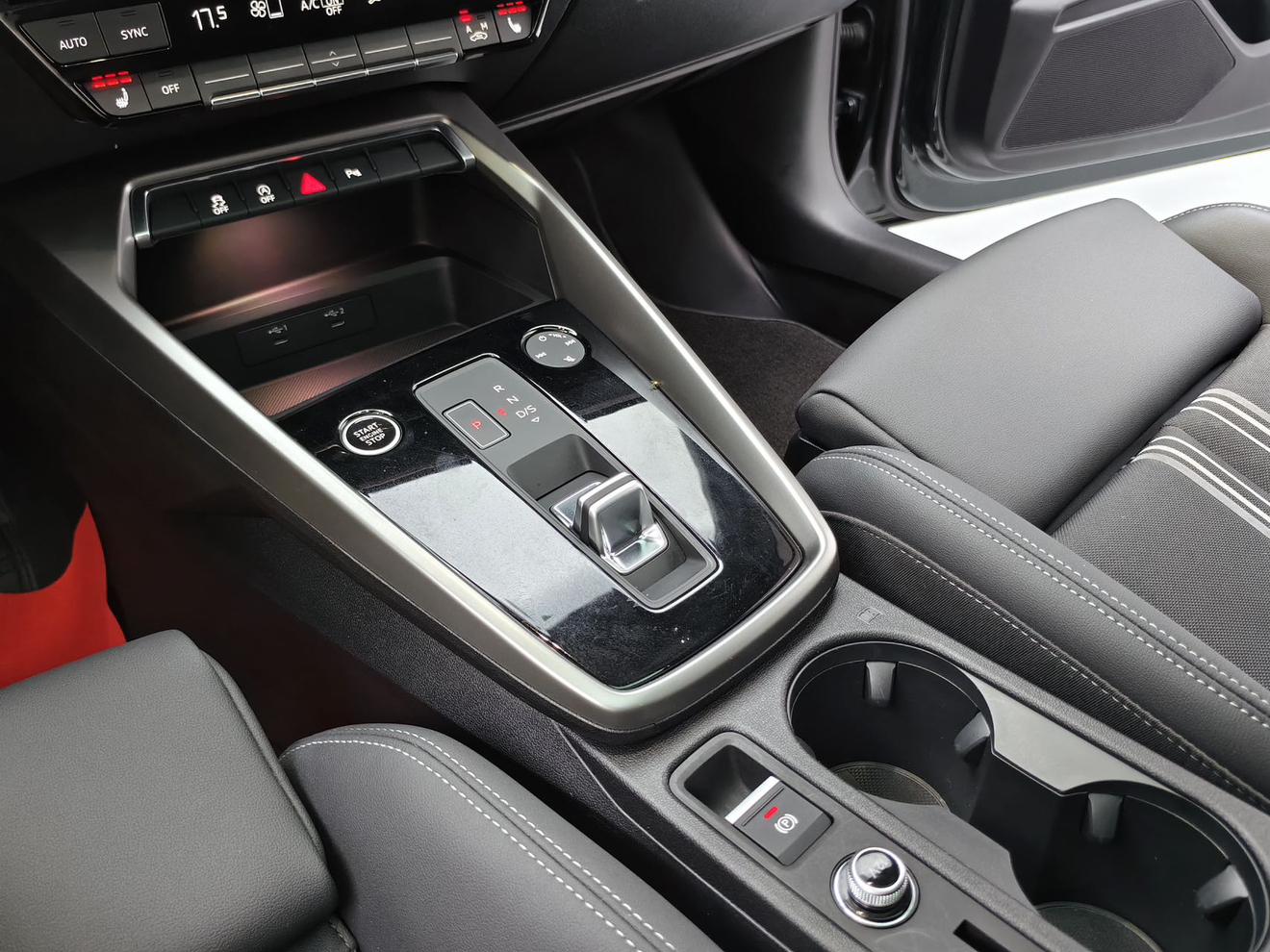 Audi A3 2024, фото 15