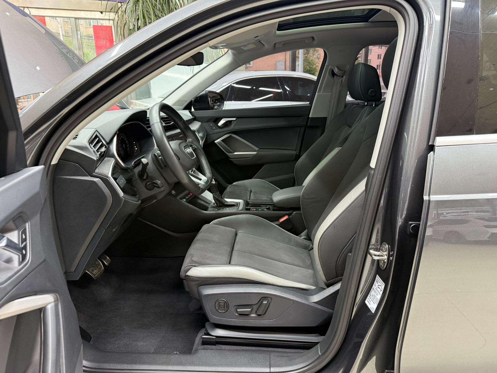 Audi Q3 2023, фото 16
