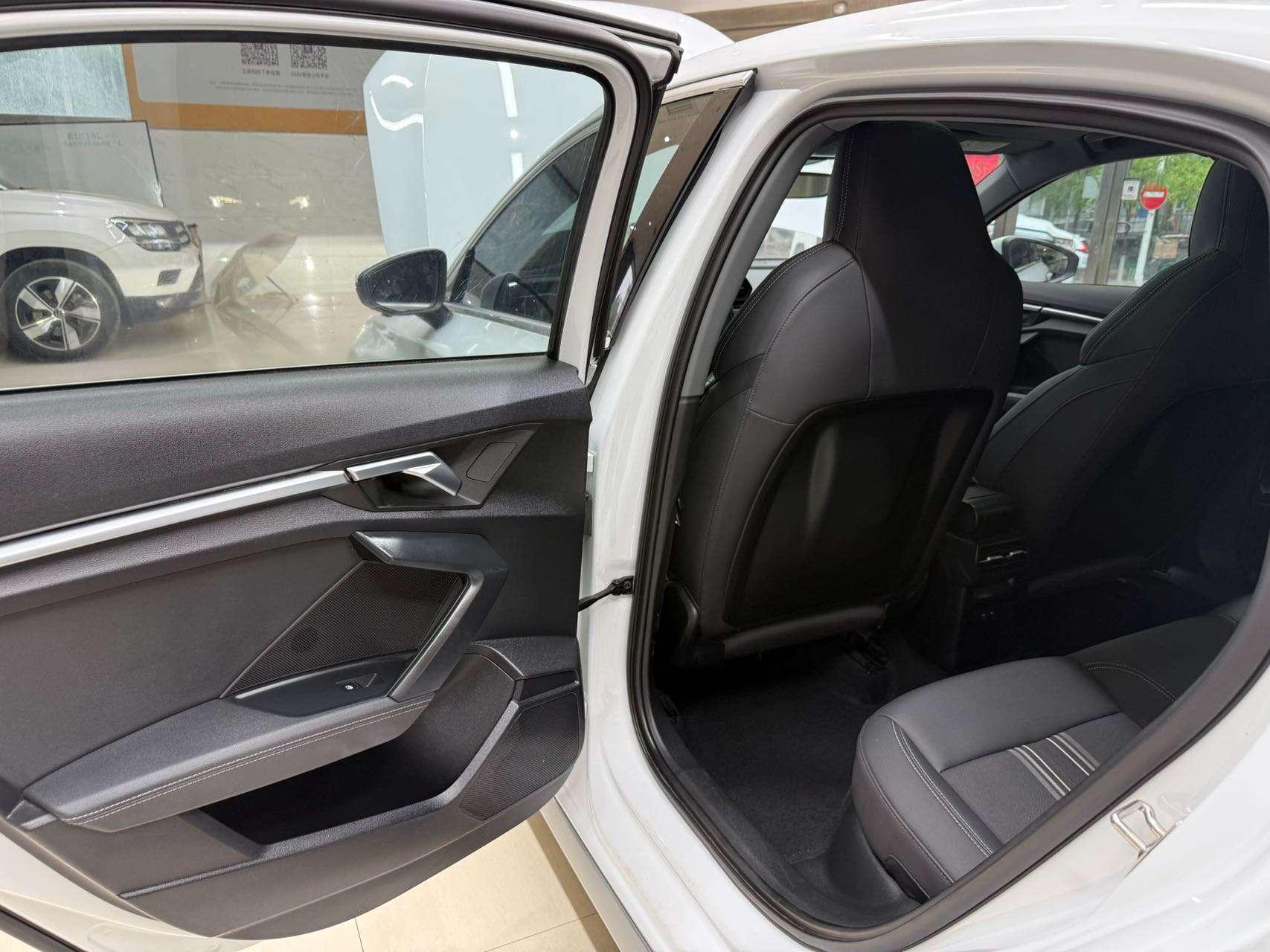 Audi A3 2023, фото 17