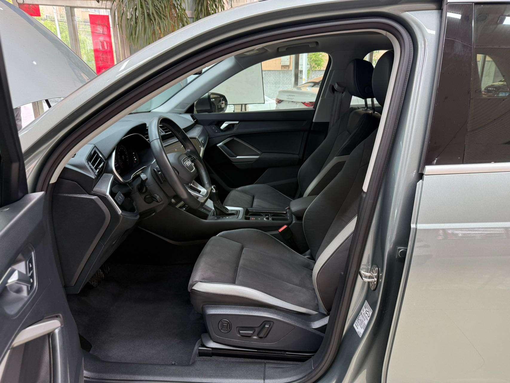 Audi Q3 2022, фото 16