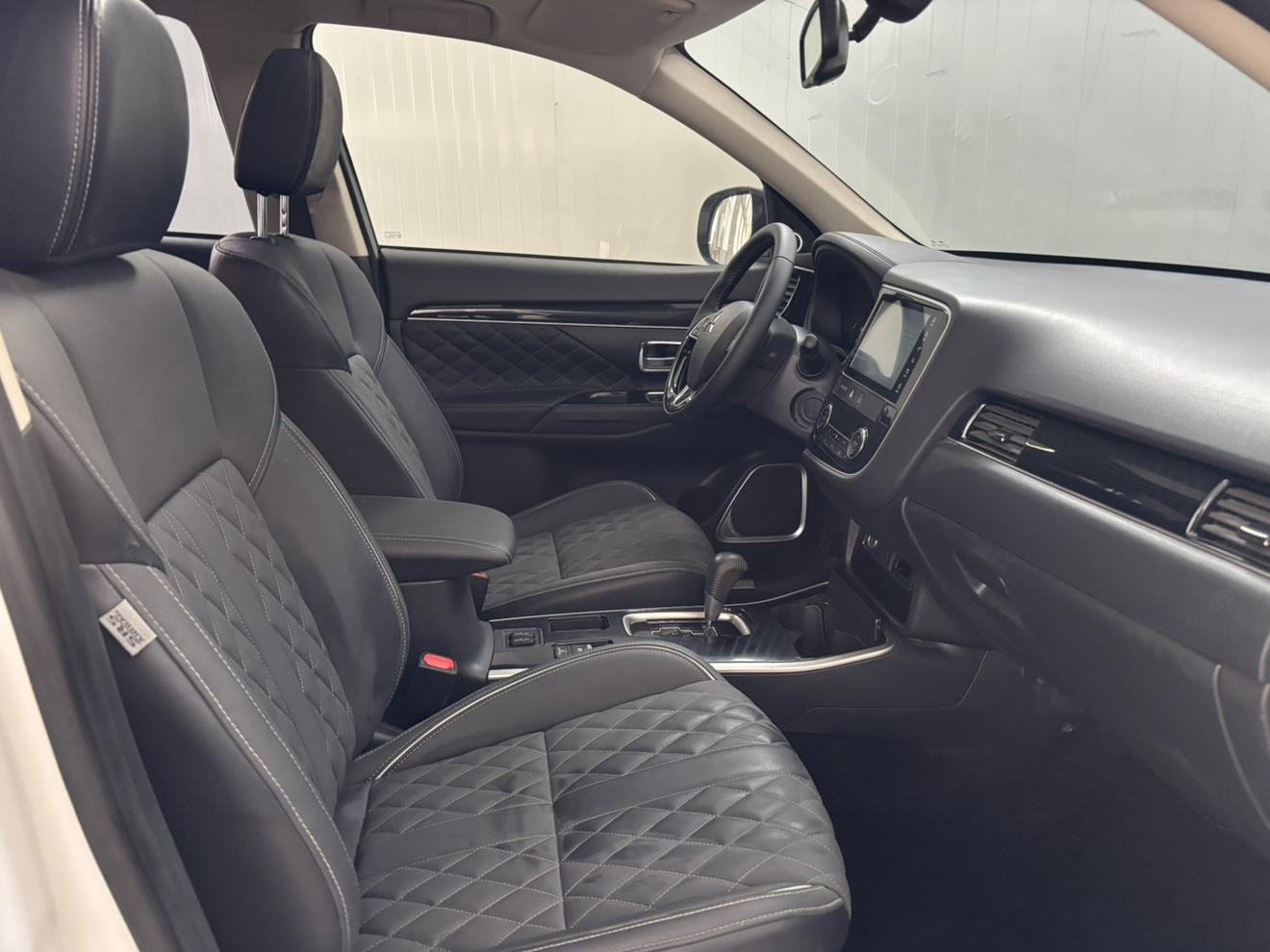 Mitsubishi Outlander 2021, фото 16