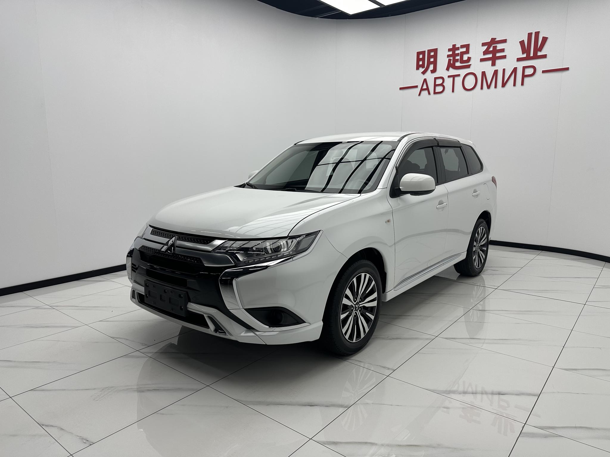 Mitsubishi Outlander 2021, фото 4