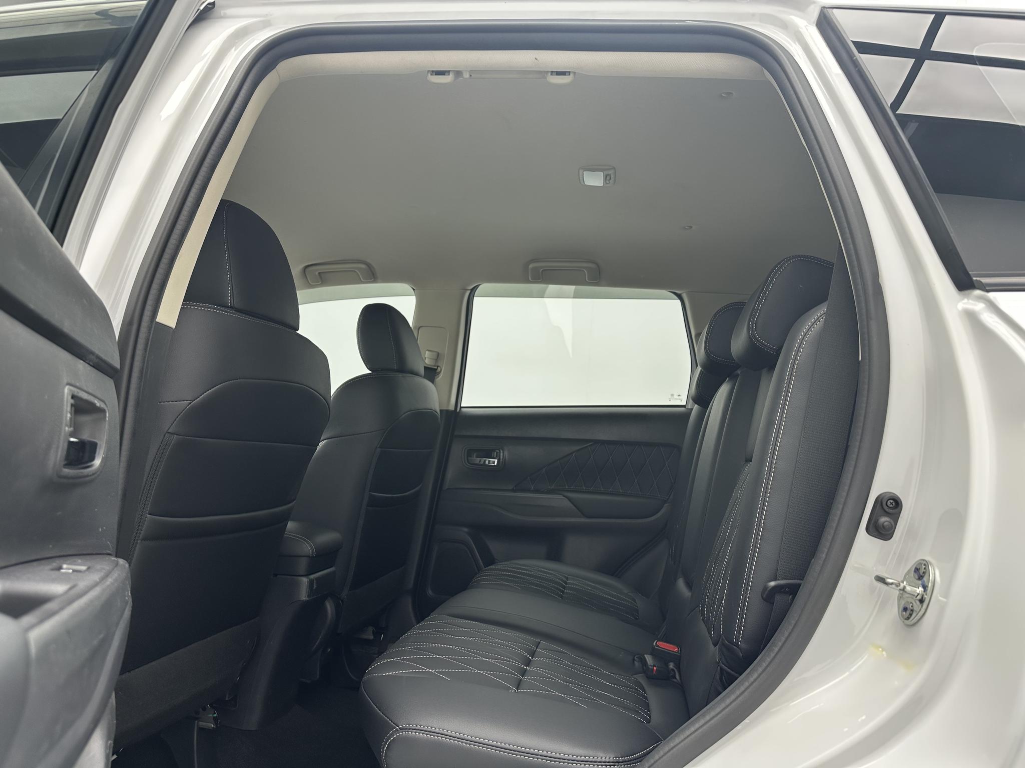 Mitsubishi Outlander 2021, фото 6