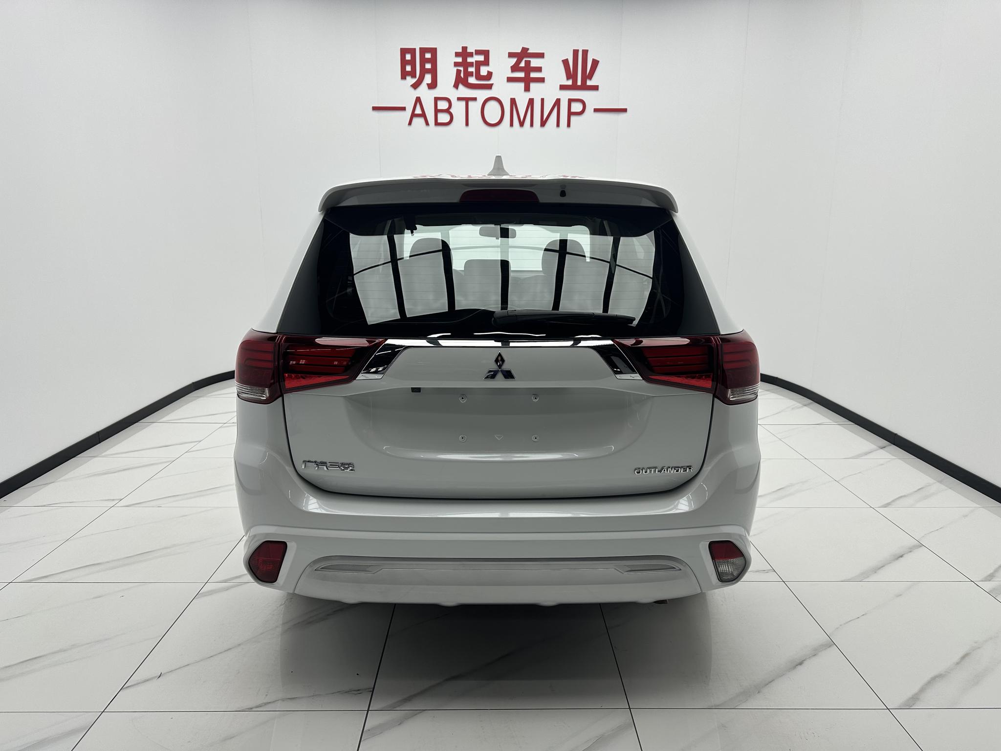 Mitsubishi Outlander 2021, фото 10