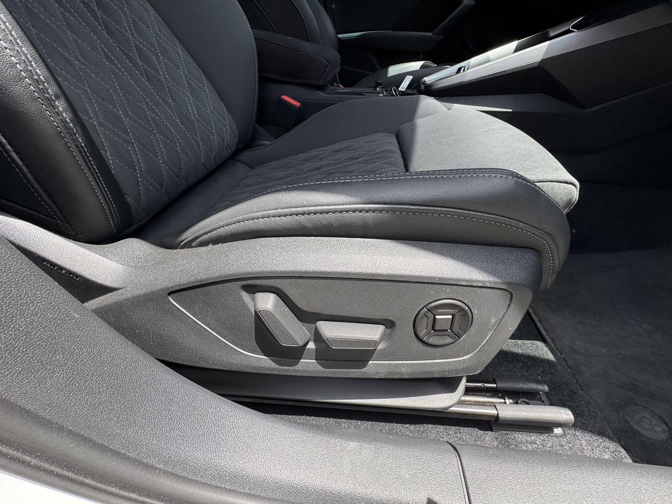 Audi A3 2022, фото 16