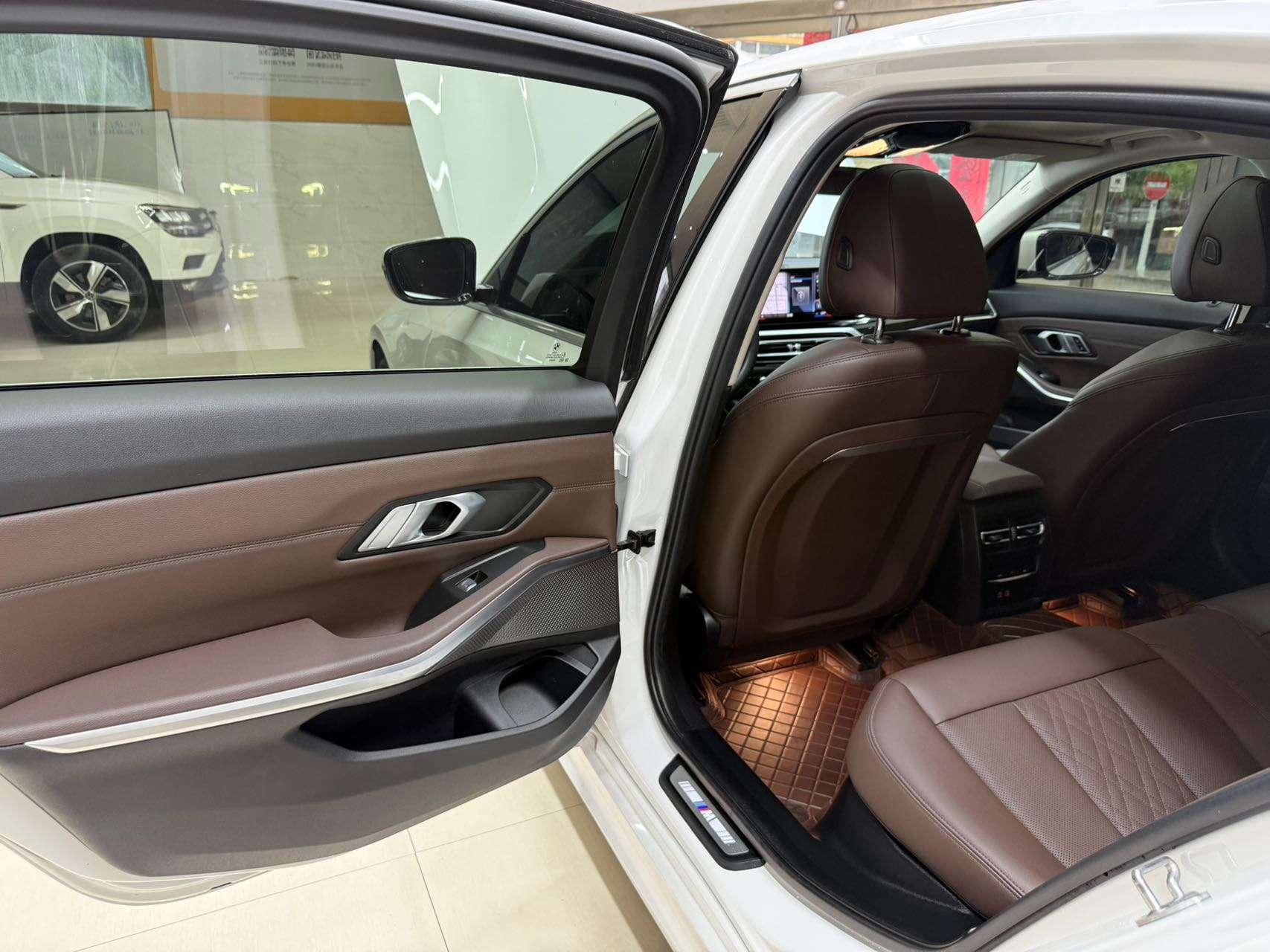 BMW 3 2023, фото 17