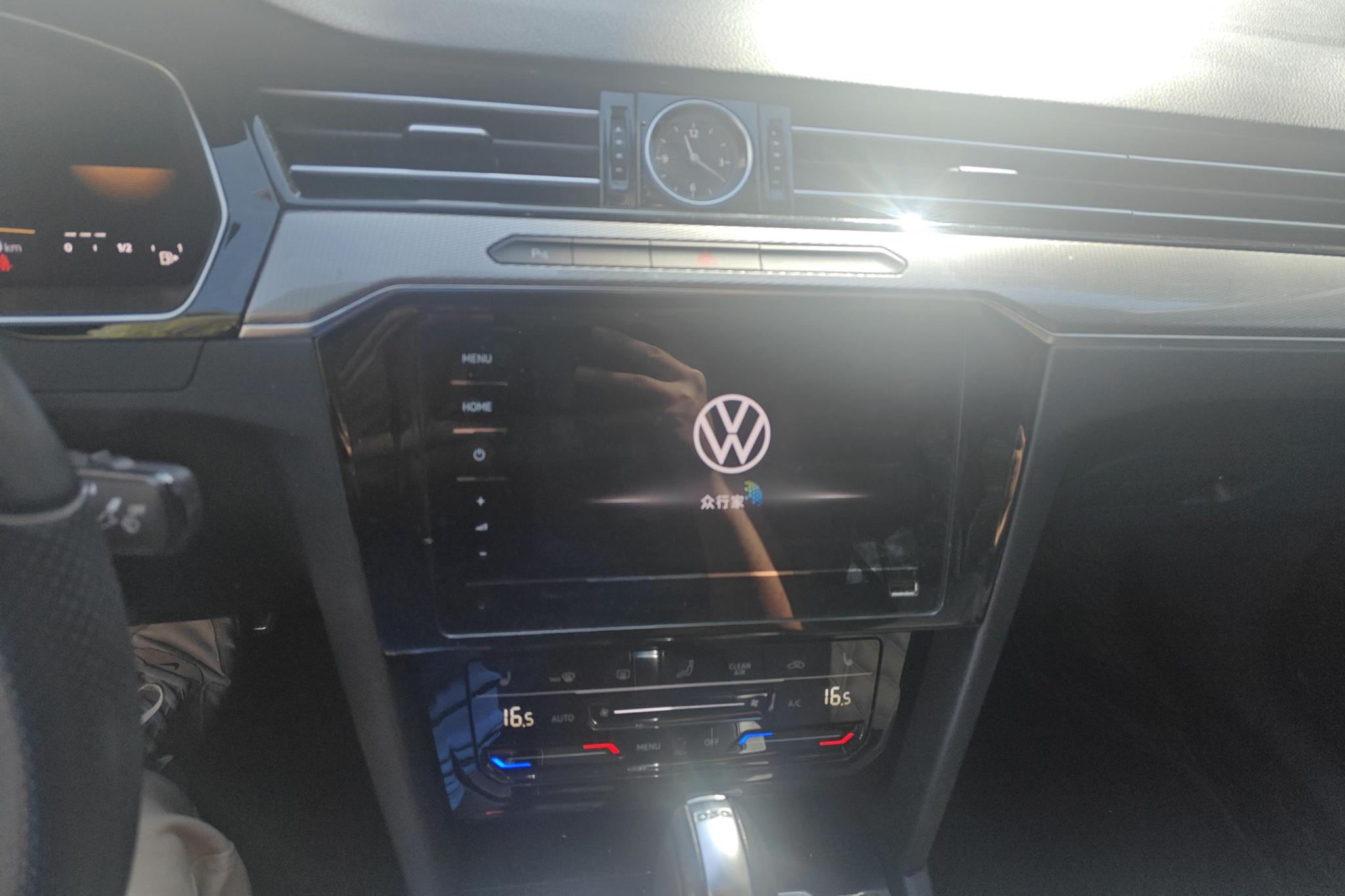Volkswagen Passat 2023, фото 15