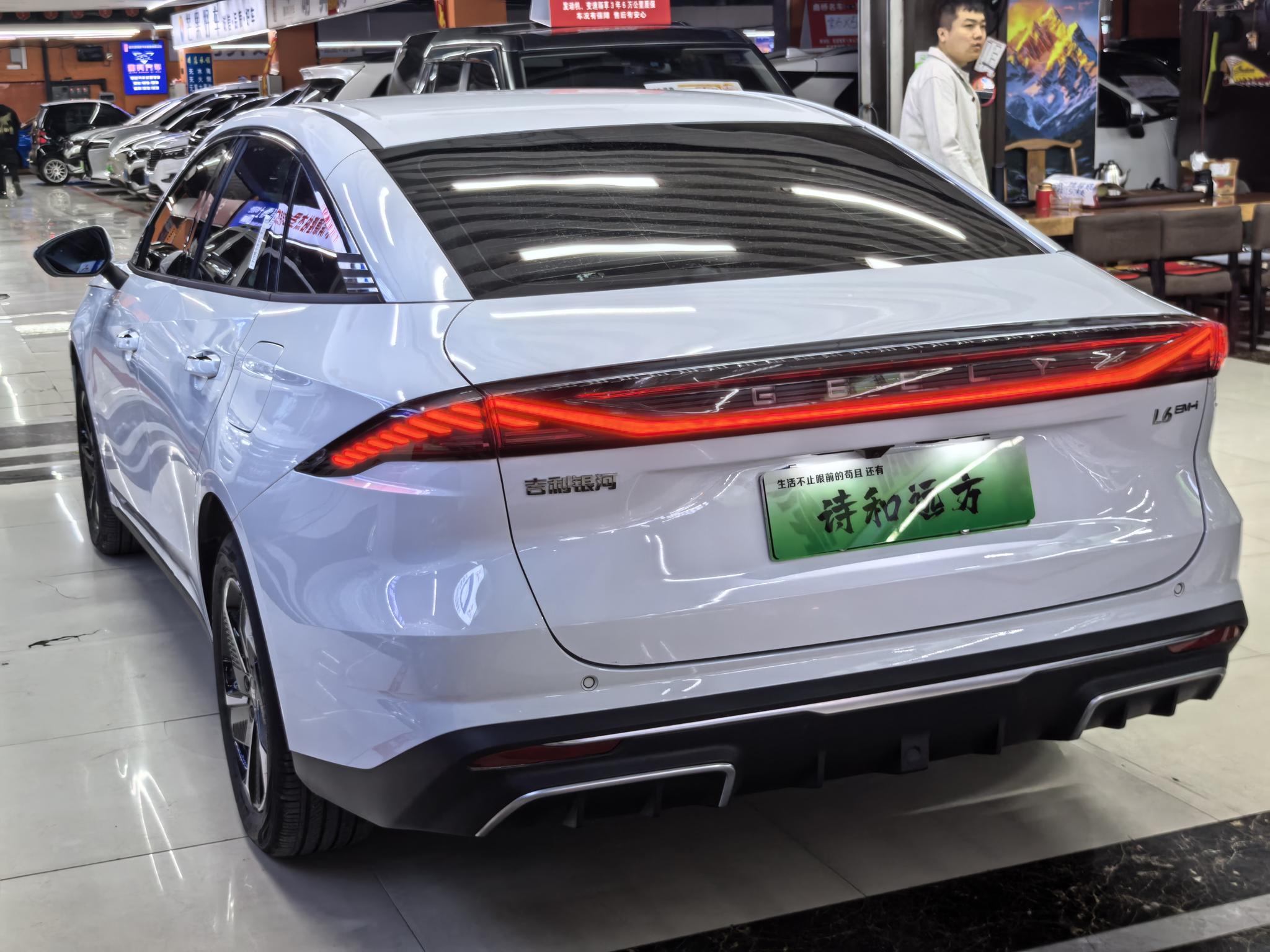 Geely Galaxy L6 2025, фото 6
