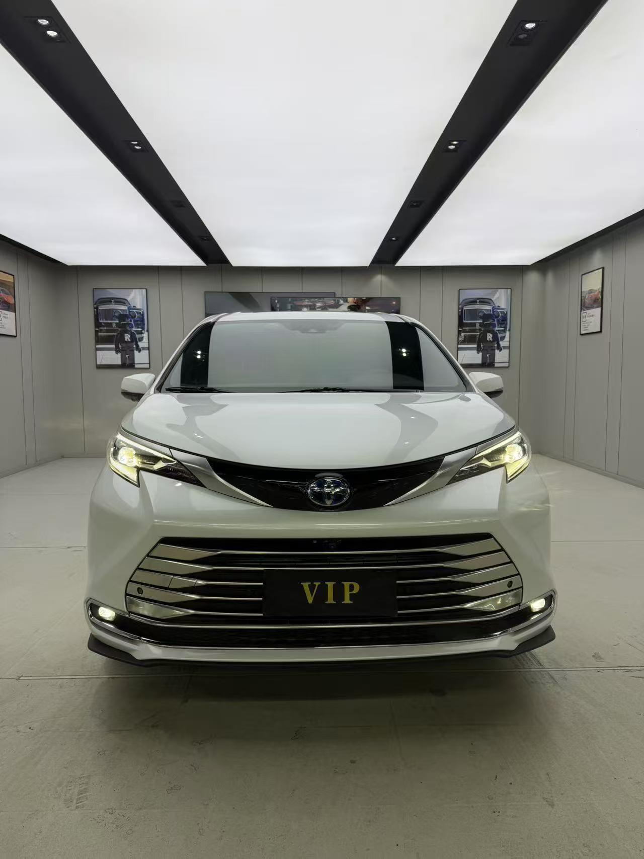 Toyota Sienna 2021, фото 2