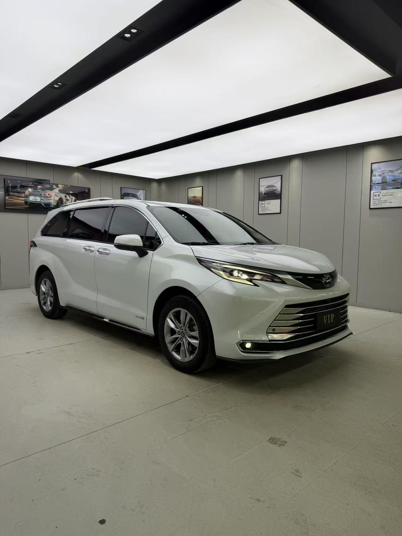 Toyota Sienna 2021, фото 3