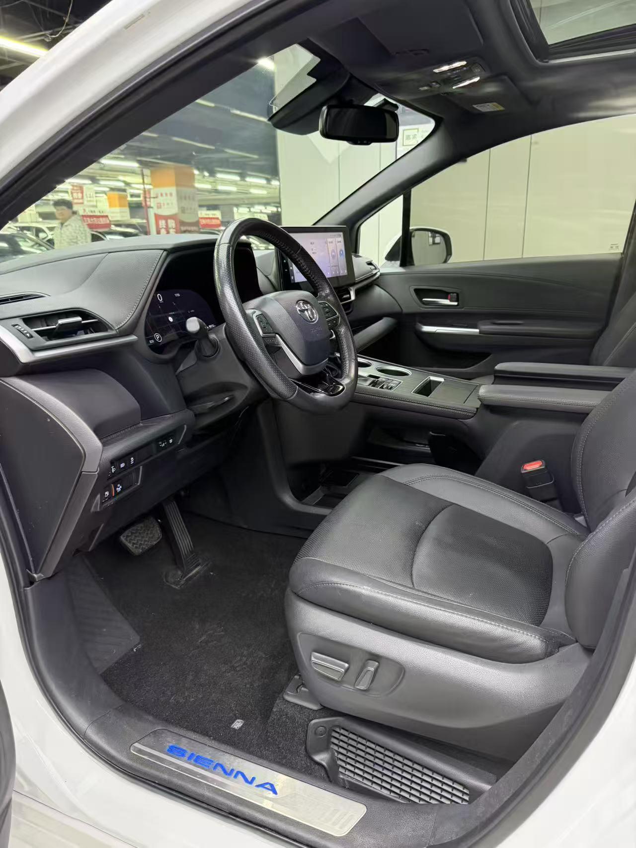Toyota Sienna 2021, фото 9