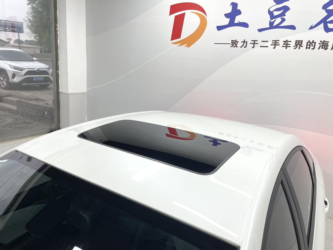 Chevrolet Onix 2023, фото 16