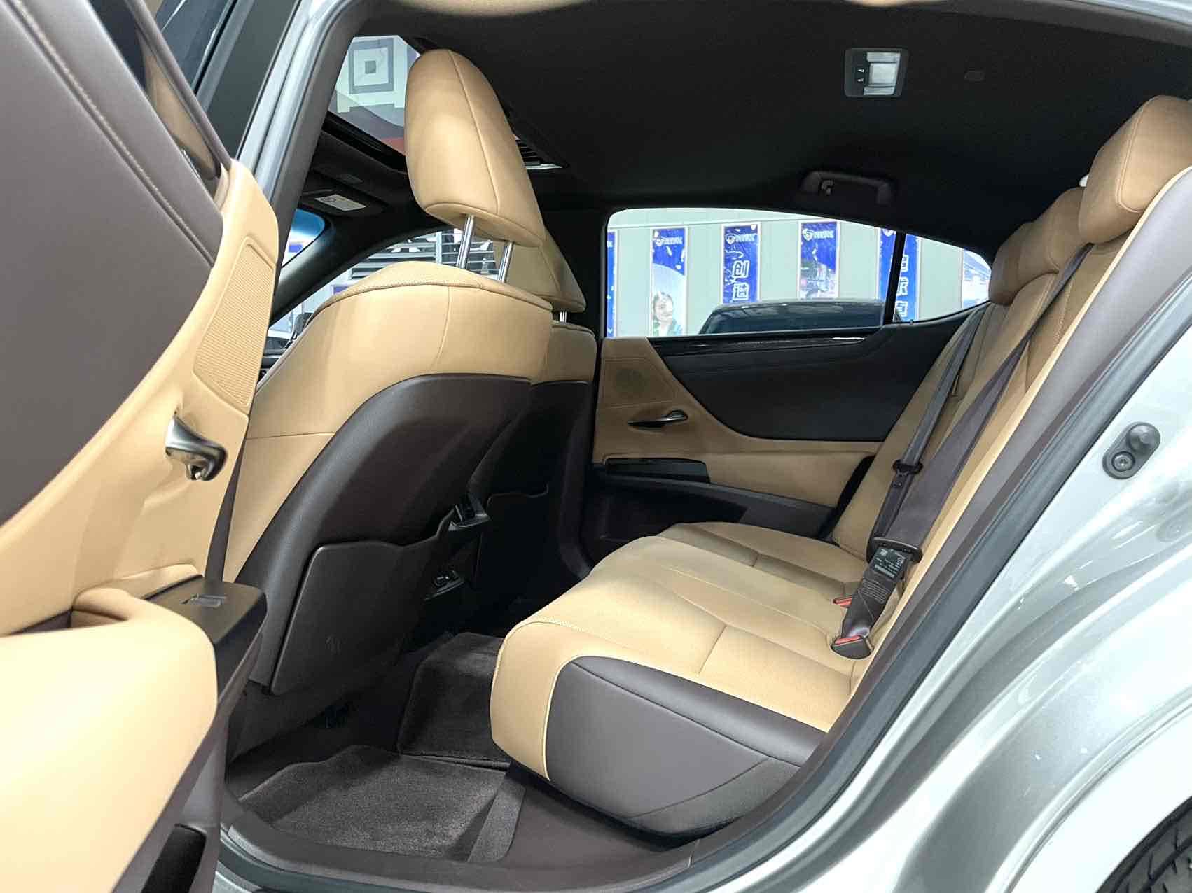 Lexus ES 2021, фото 10