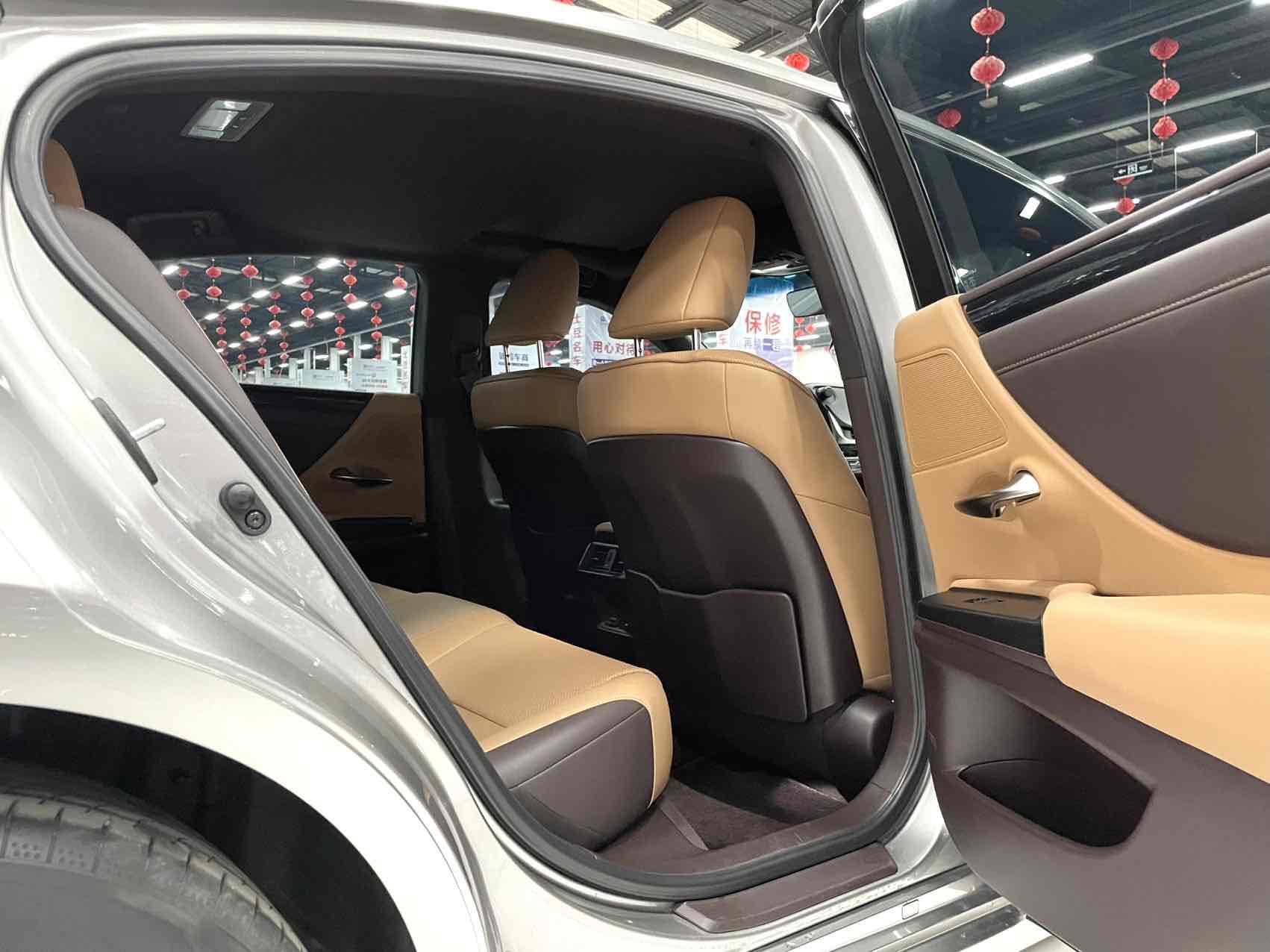 Lexus ES 2021, фото 13