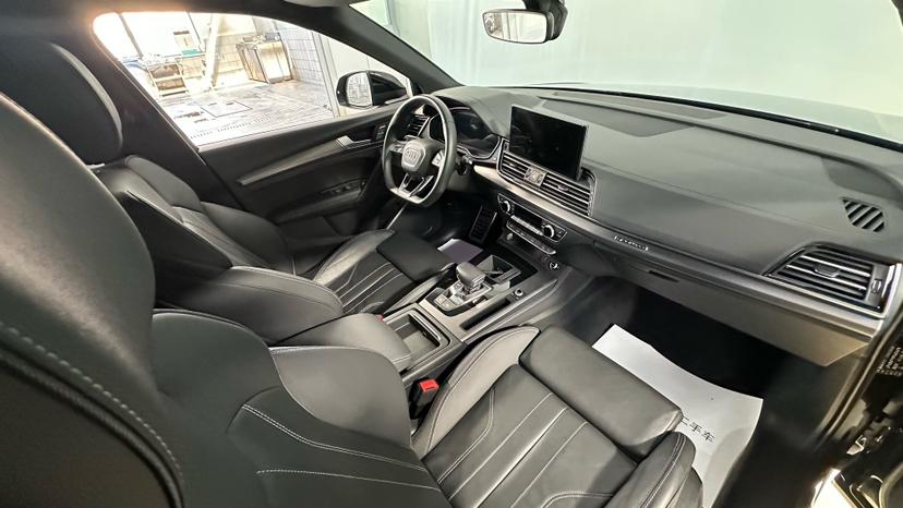 Audi Q5L 2024, фото 8