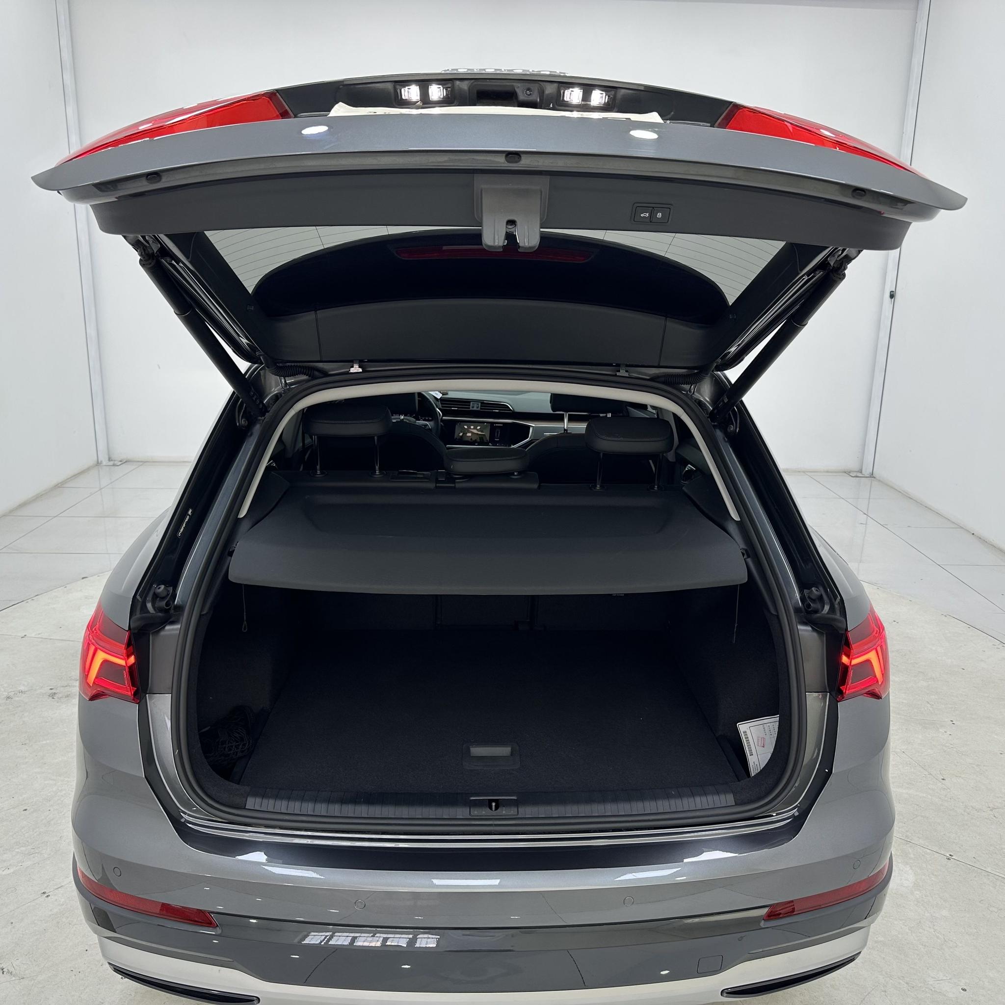 Audi Q3 2023, фото 16