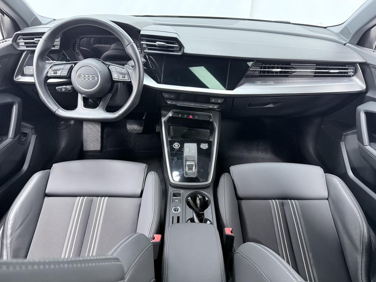 Audi A3 2023, фото 8