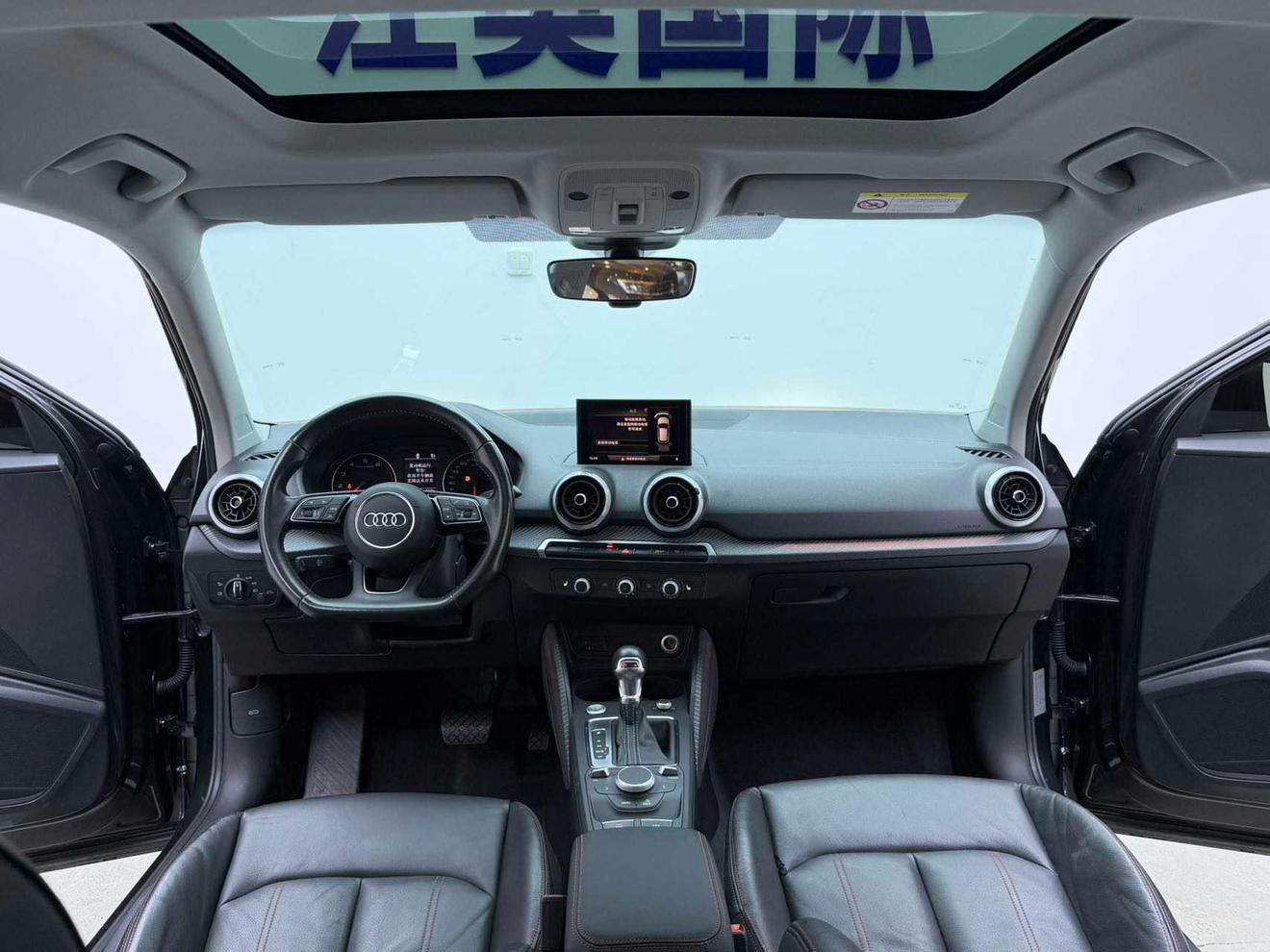 Audi Q2L 2022, фото 17