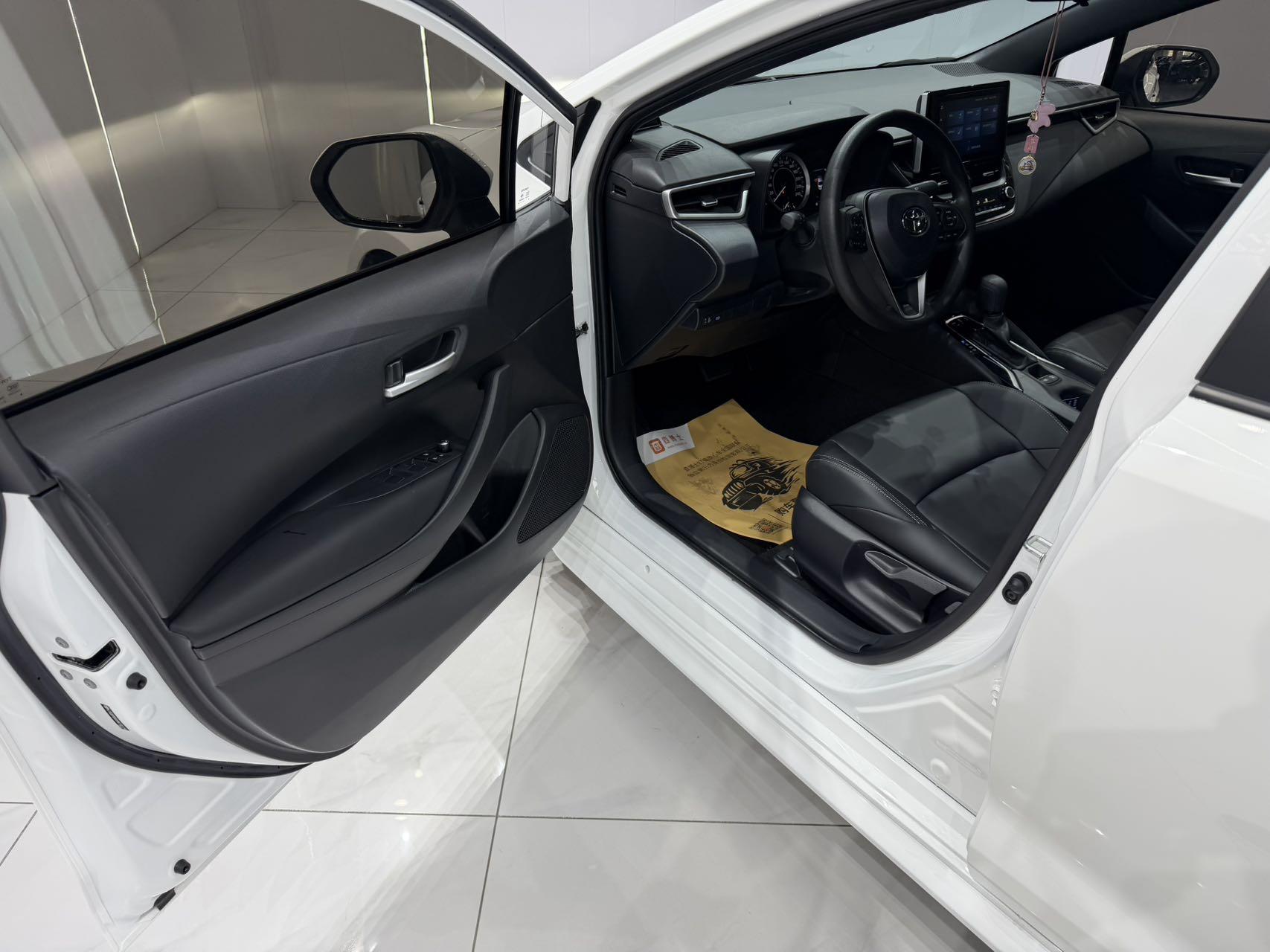 Toyota Corolla 2022, фото 7