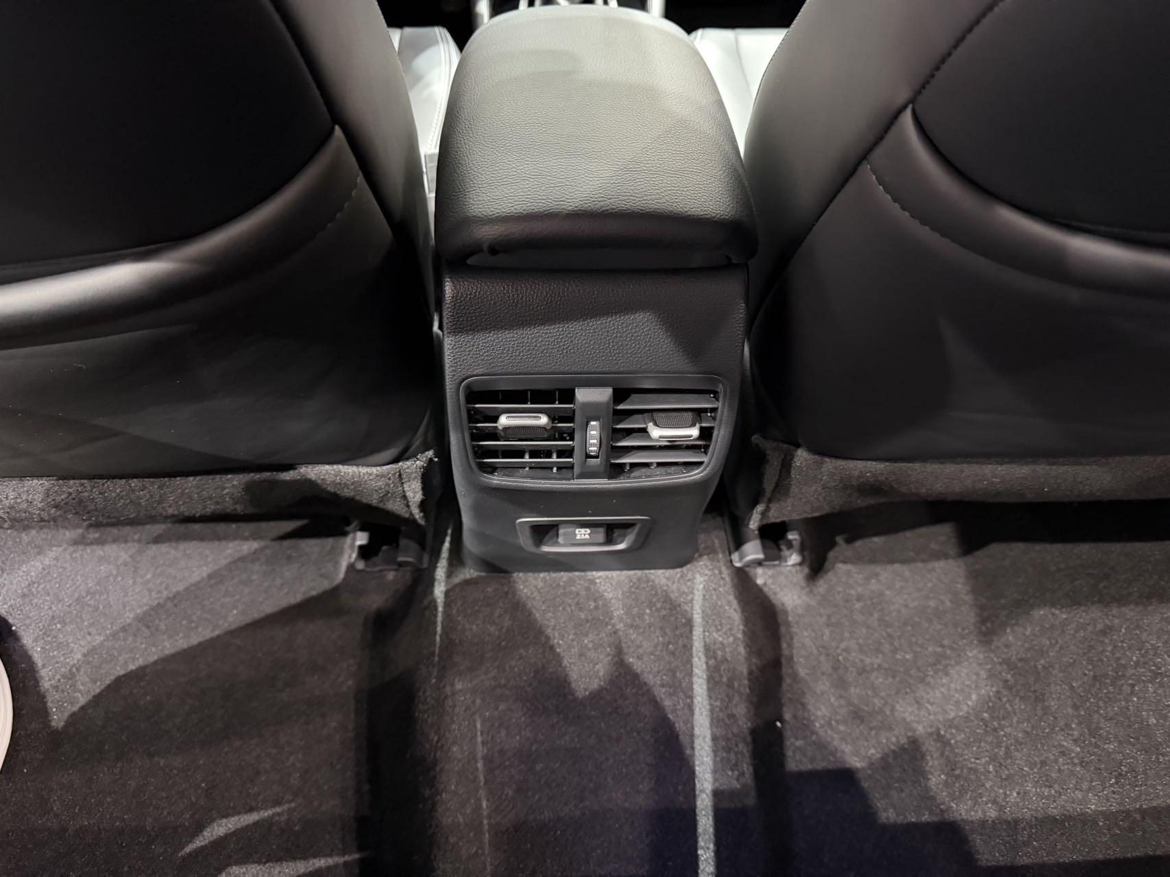 Toyota Corolla 2022, фото 15