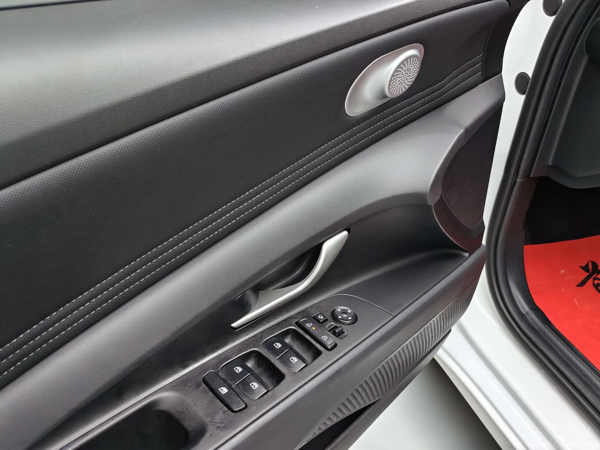 Hyundai Elantra 2023, фото 17