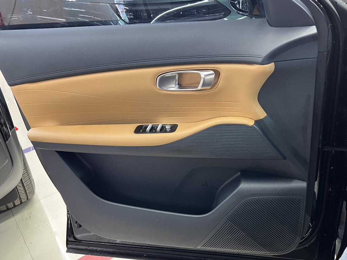 Geely Galaxy Starship 7 EM-i 2025, фото 14