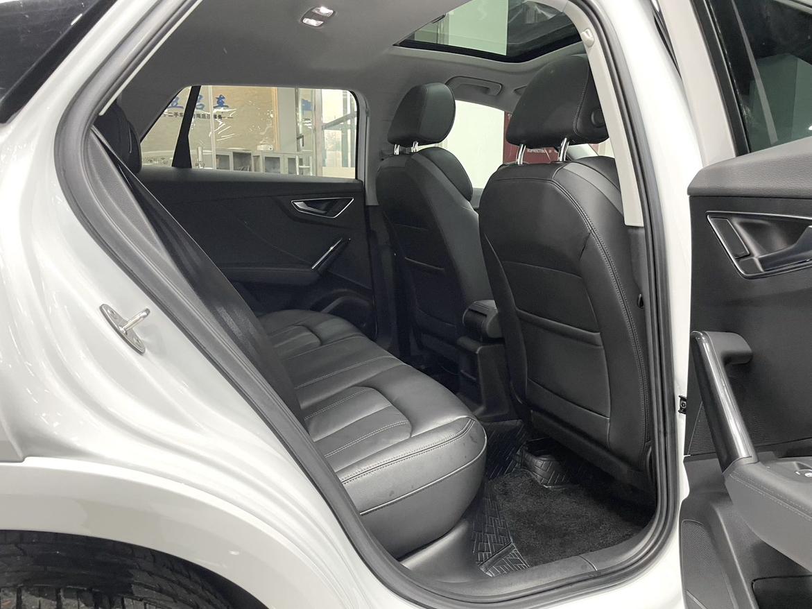 Audi Q2L 2022, фото 16