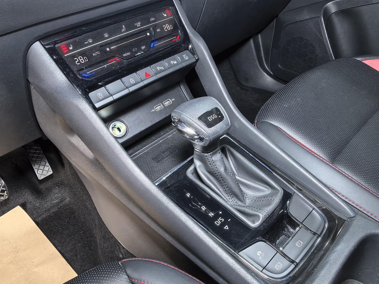 Skoda Karoq 2022, фото 14