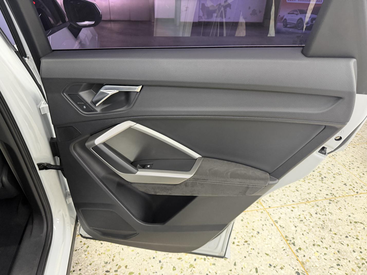 Audi Q3 2022, фото 17