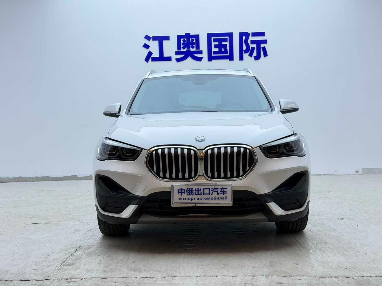 BMW X1 2021, фото 2