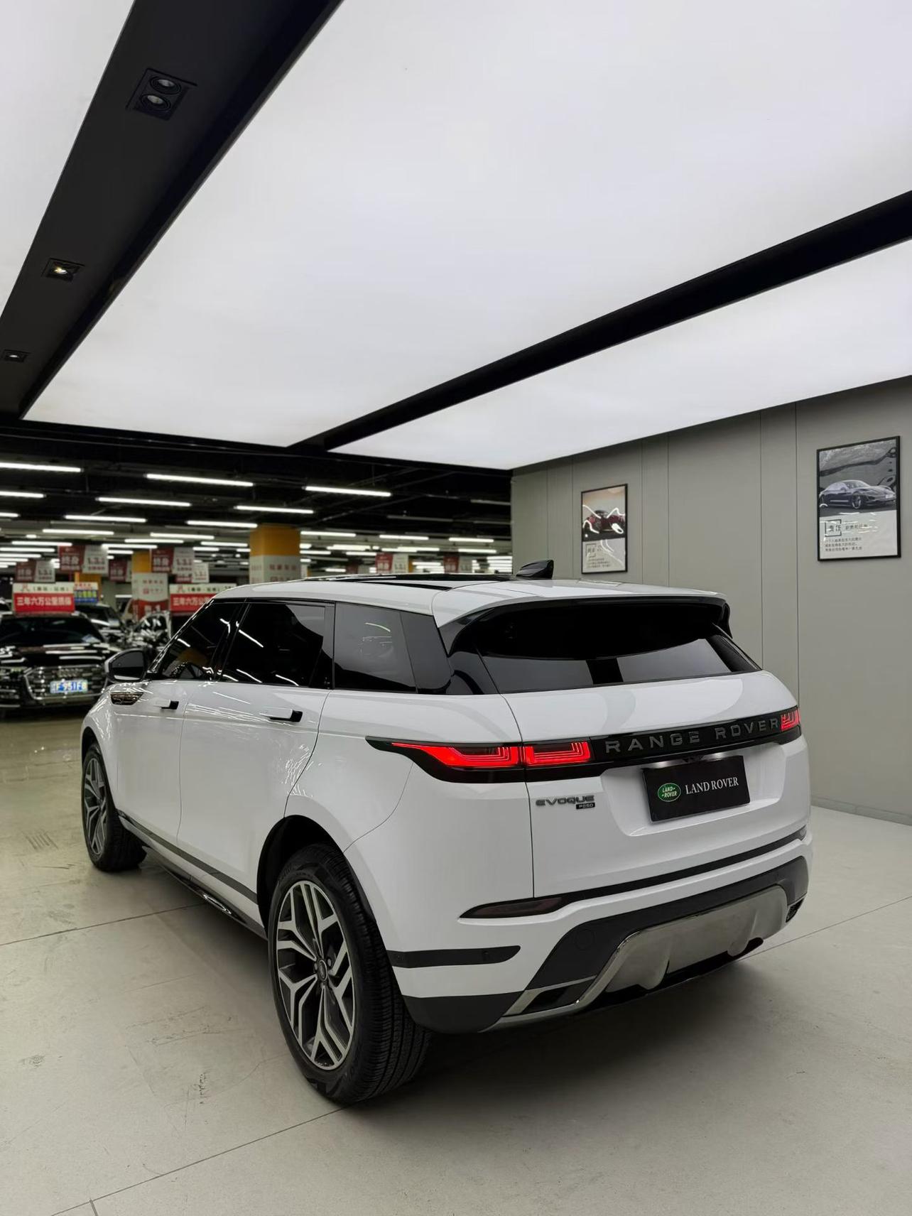 Land Rover Evoque 2021, фото 6