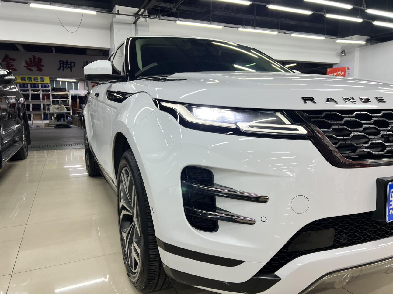 Land Rover Evoque 2021, фото 9