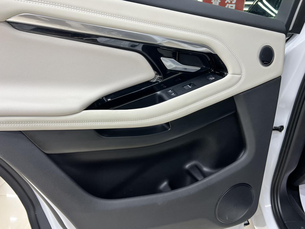 Land Rover Evoque 2021, фото 15